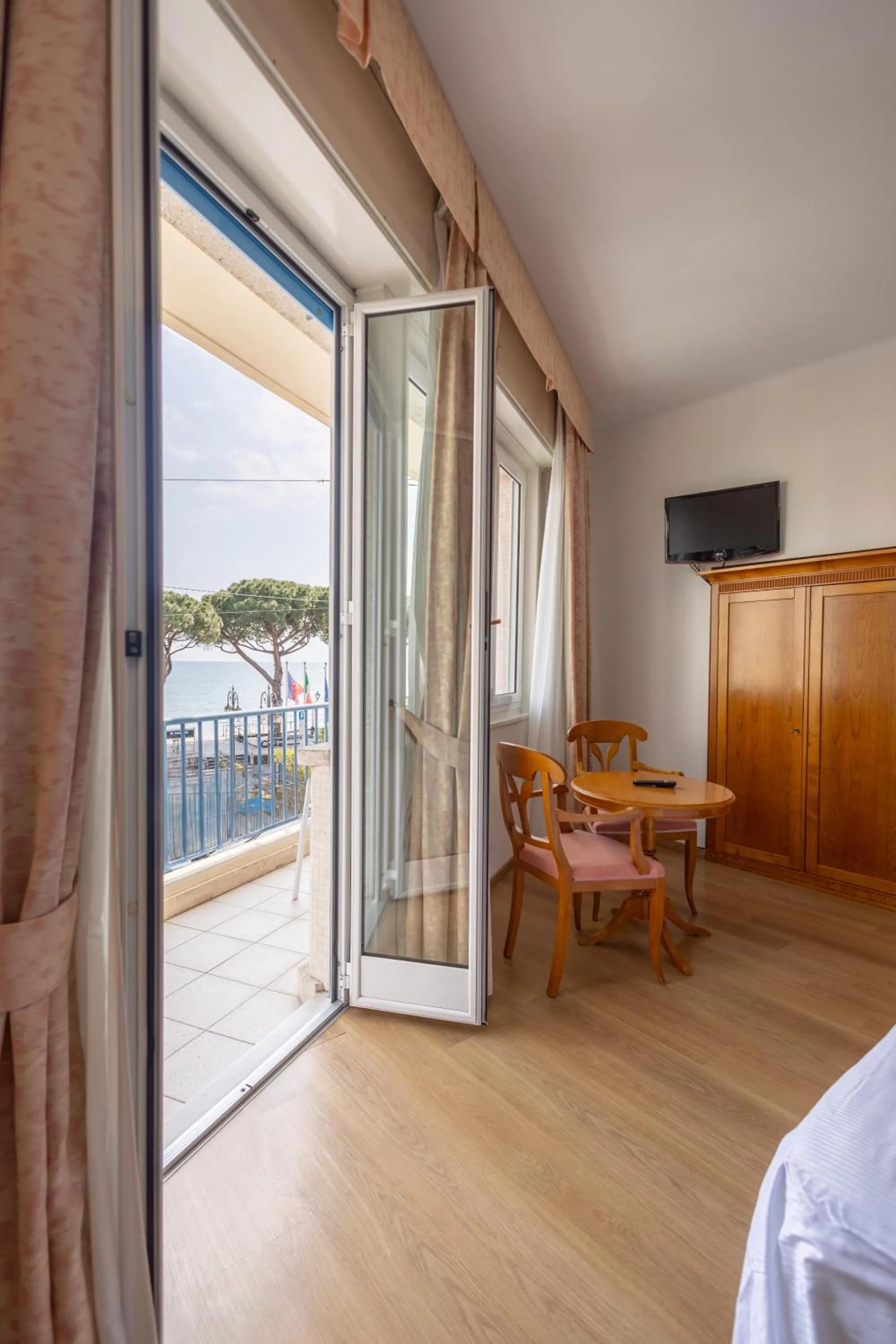 Bed in LVG Hotel Collection - Majestic