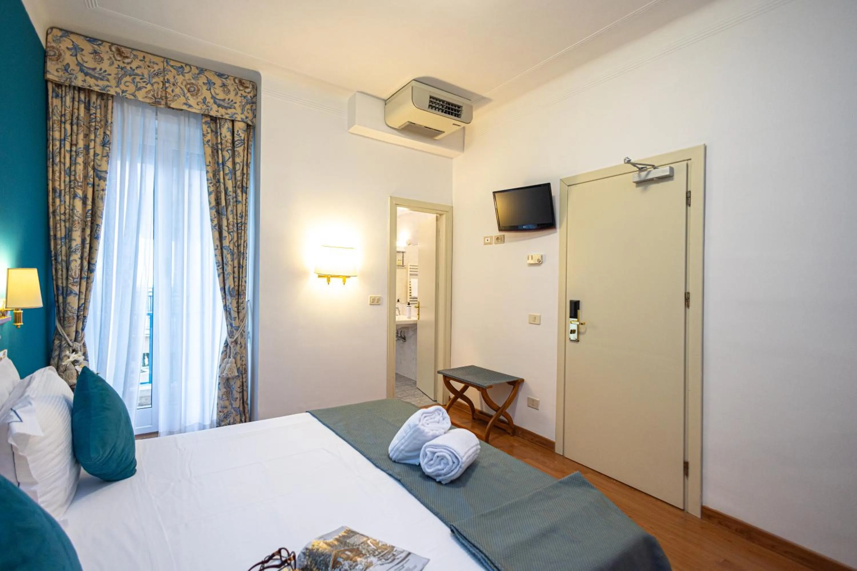 Bed in LVG Hotel Collection - Majestic