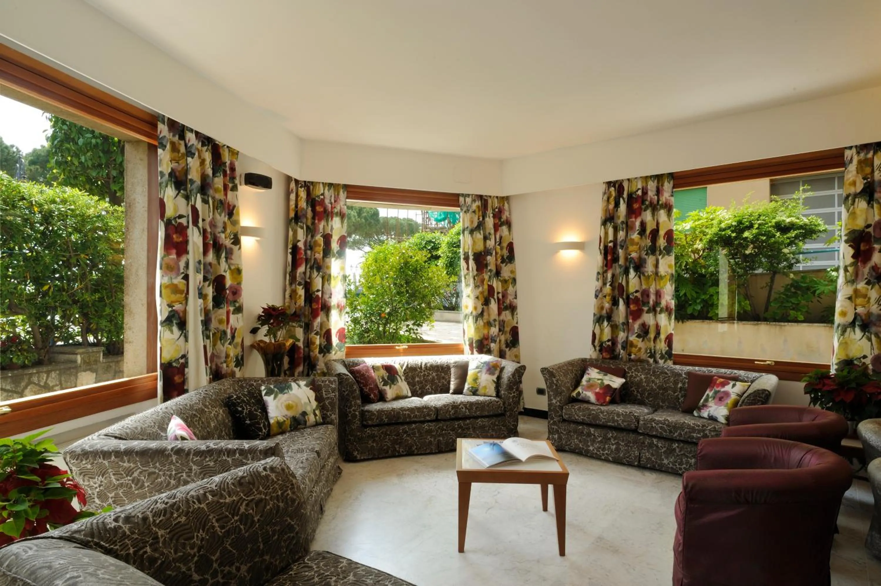 Living room in LVG Hotel Collection - Majestic