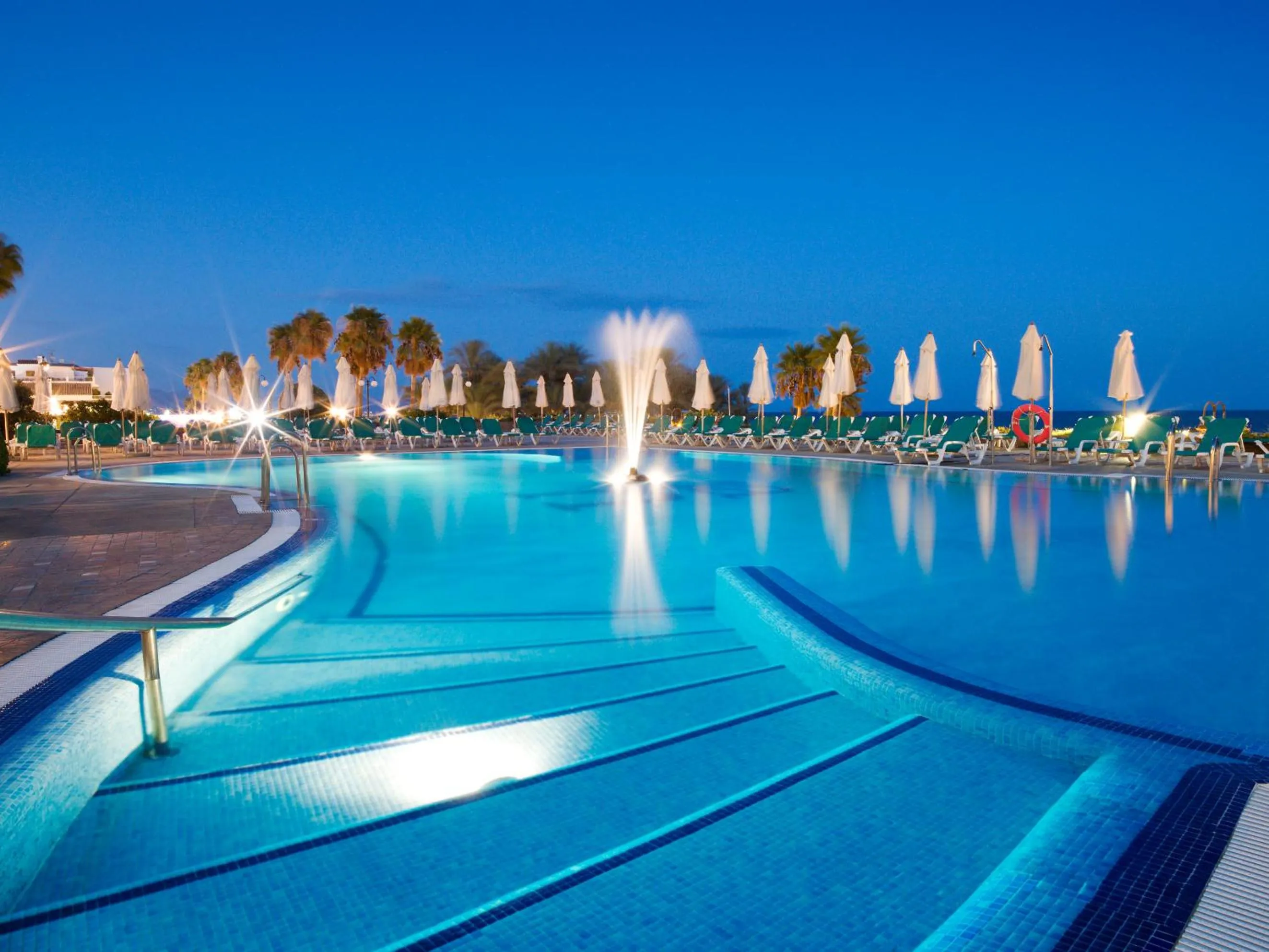 Night in MS Amaragua