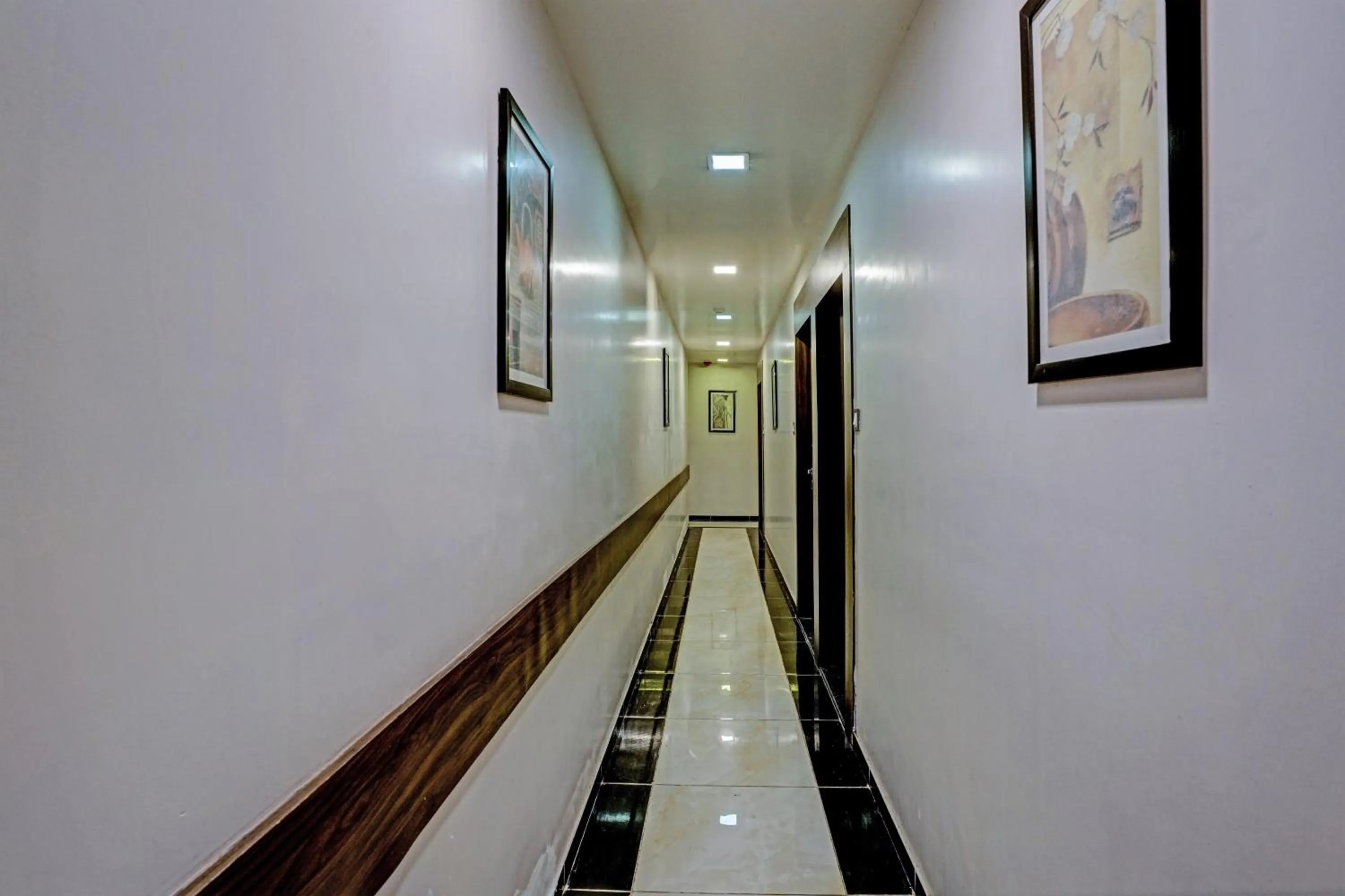 Lobby or reception in Hotel O Blue Inn Residence Near R City Mall