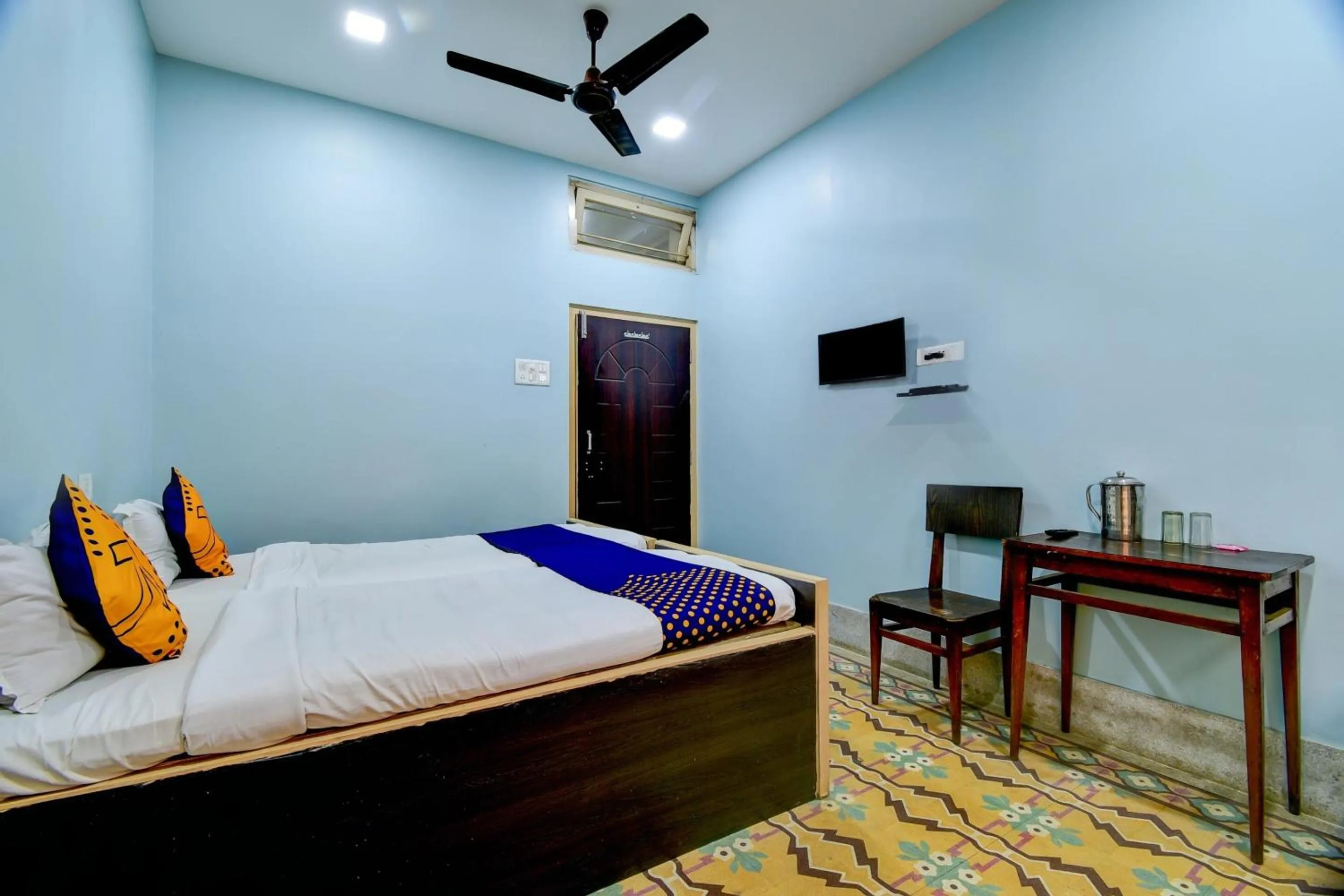 Bedroom, Bed in Hotel O Gajraj