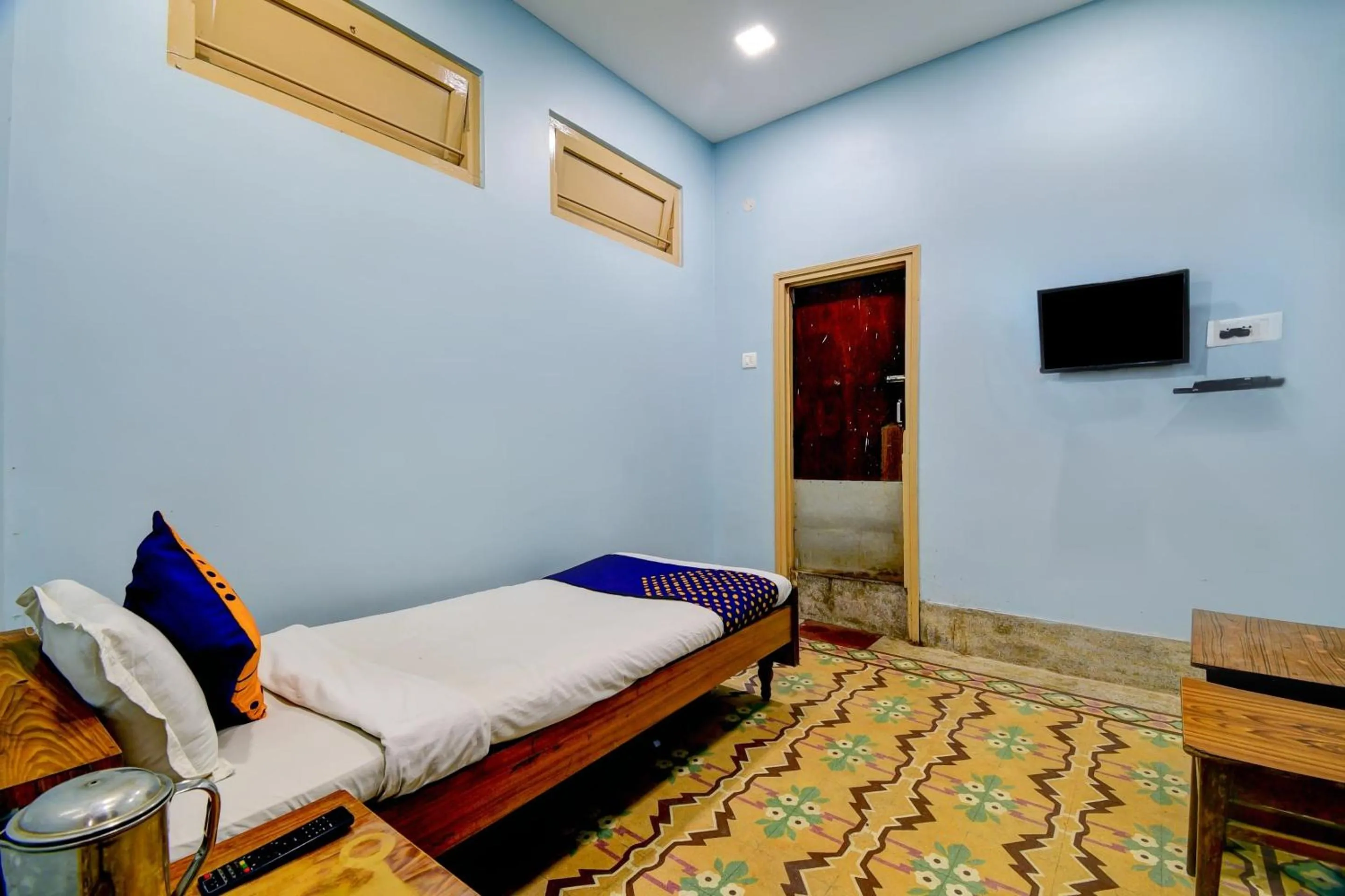 Bedroom, Bed in Hotel O Gajraj
