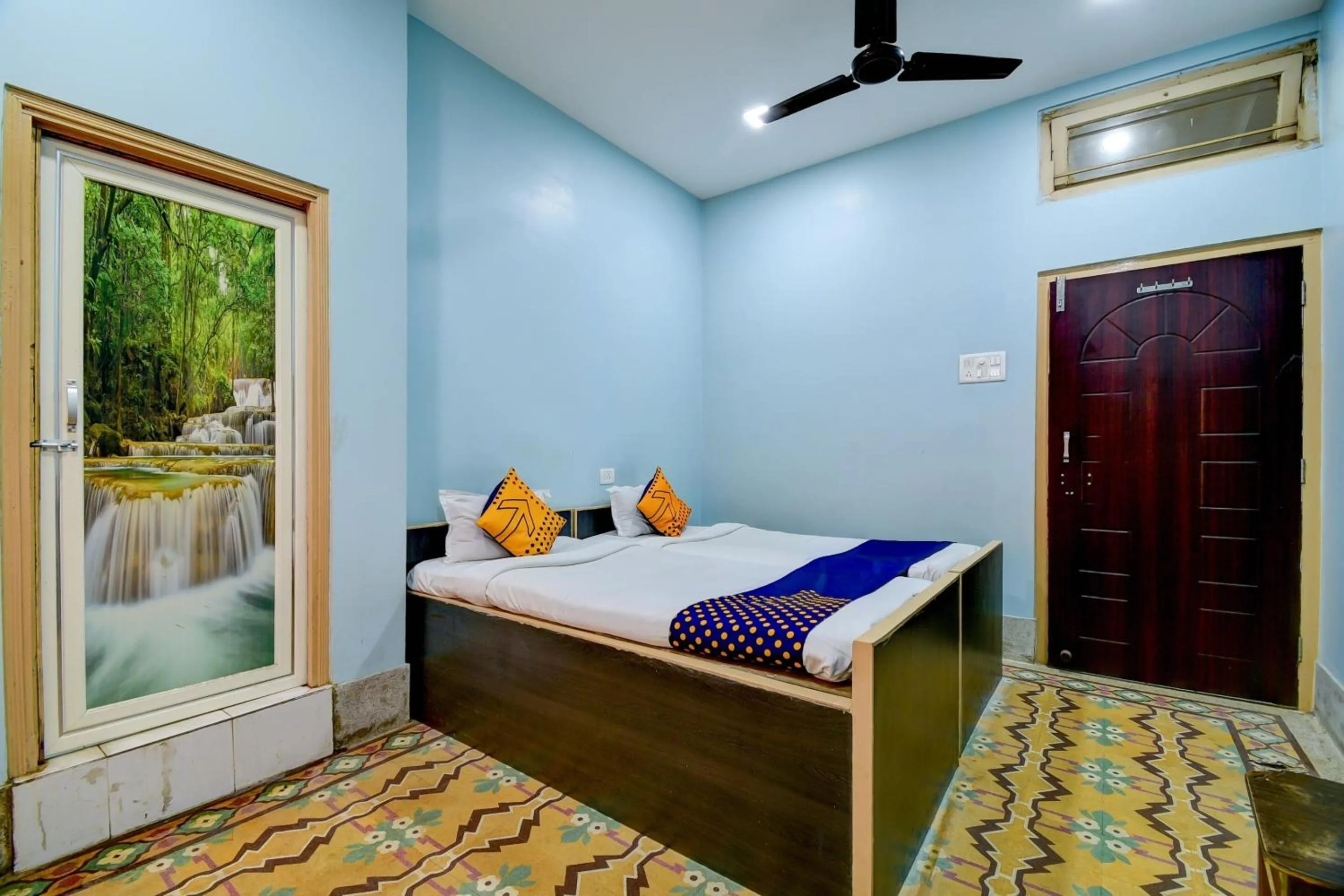Bedroom, Bed in Hotel O Gajraj
