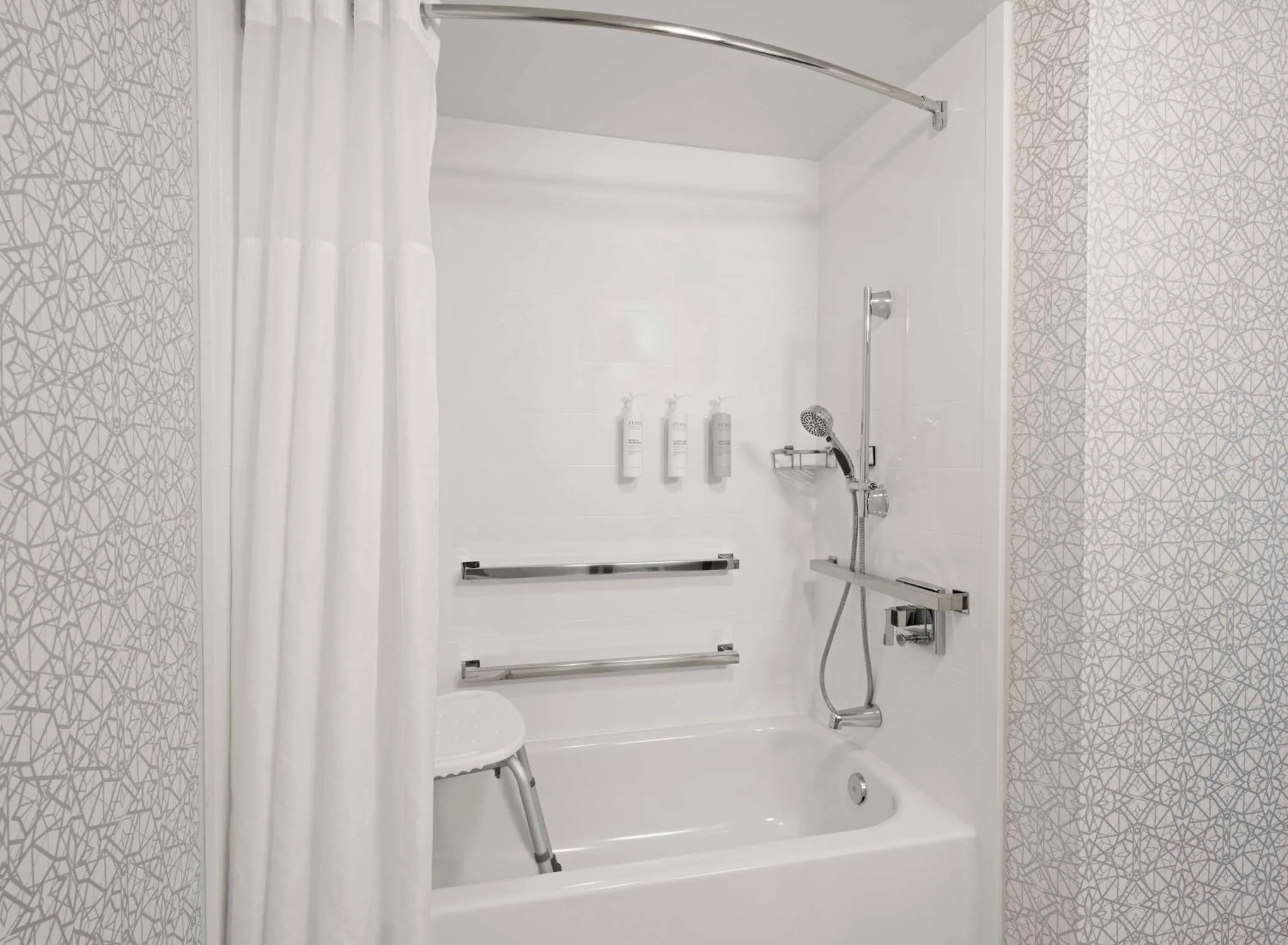 Bathroom in Hampton Inn & Suites Arundel Mills/Baltimore