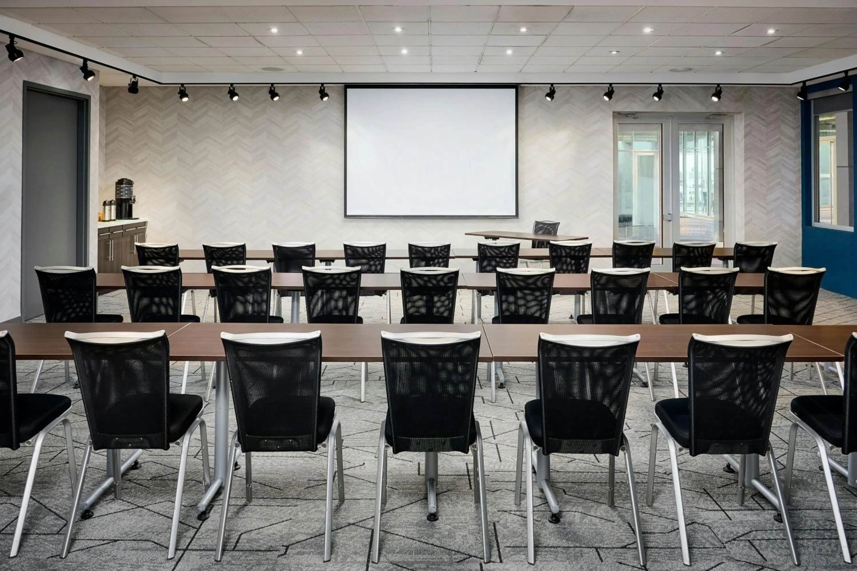 Meeting/conference room in Aloft Vaughan Mills