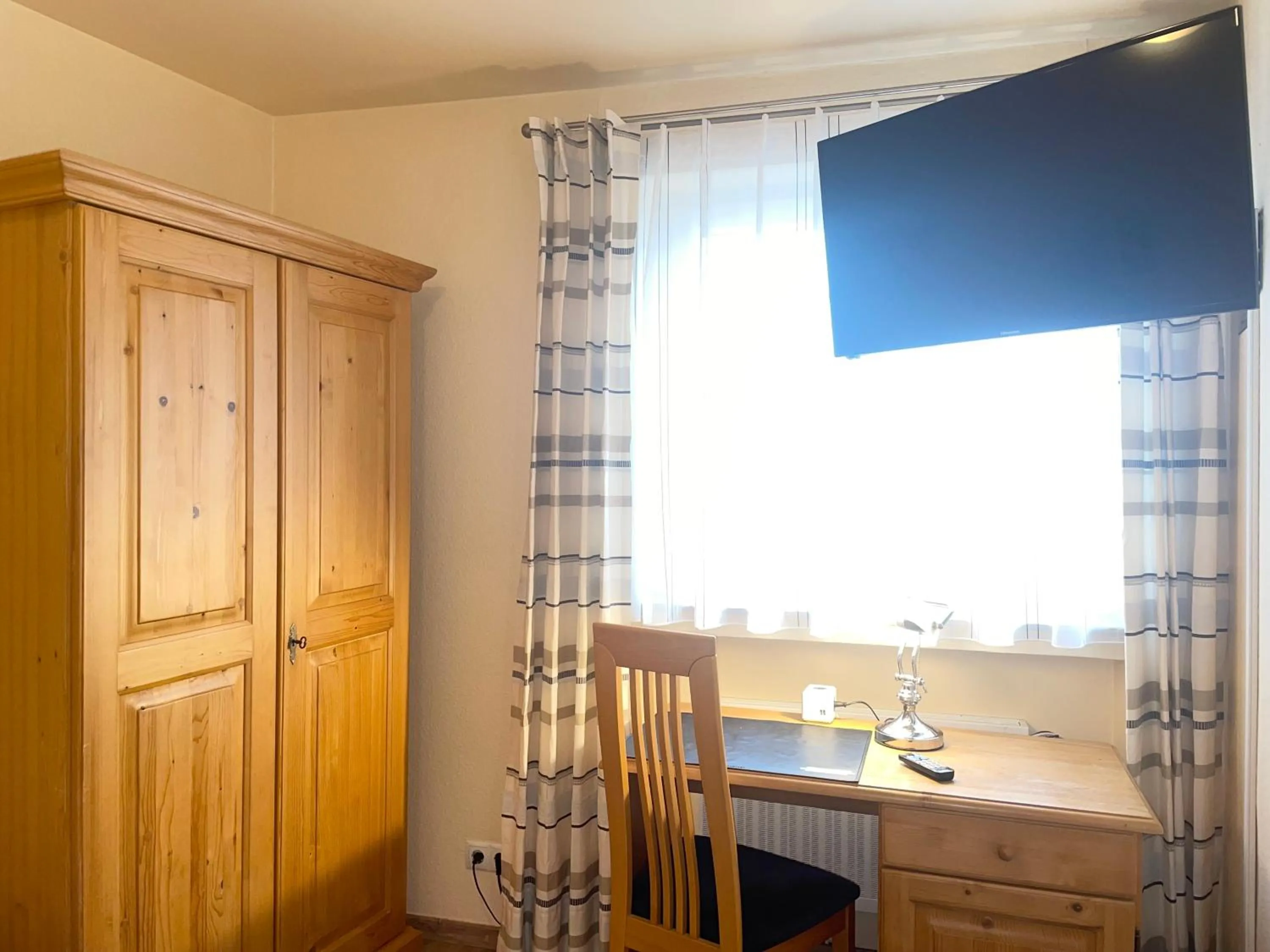 Photo of the whole room in Hotel-Pension Hommen