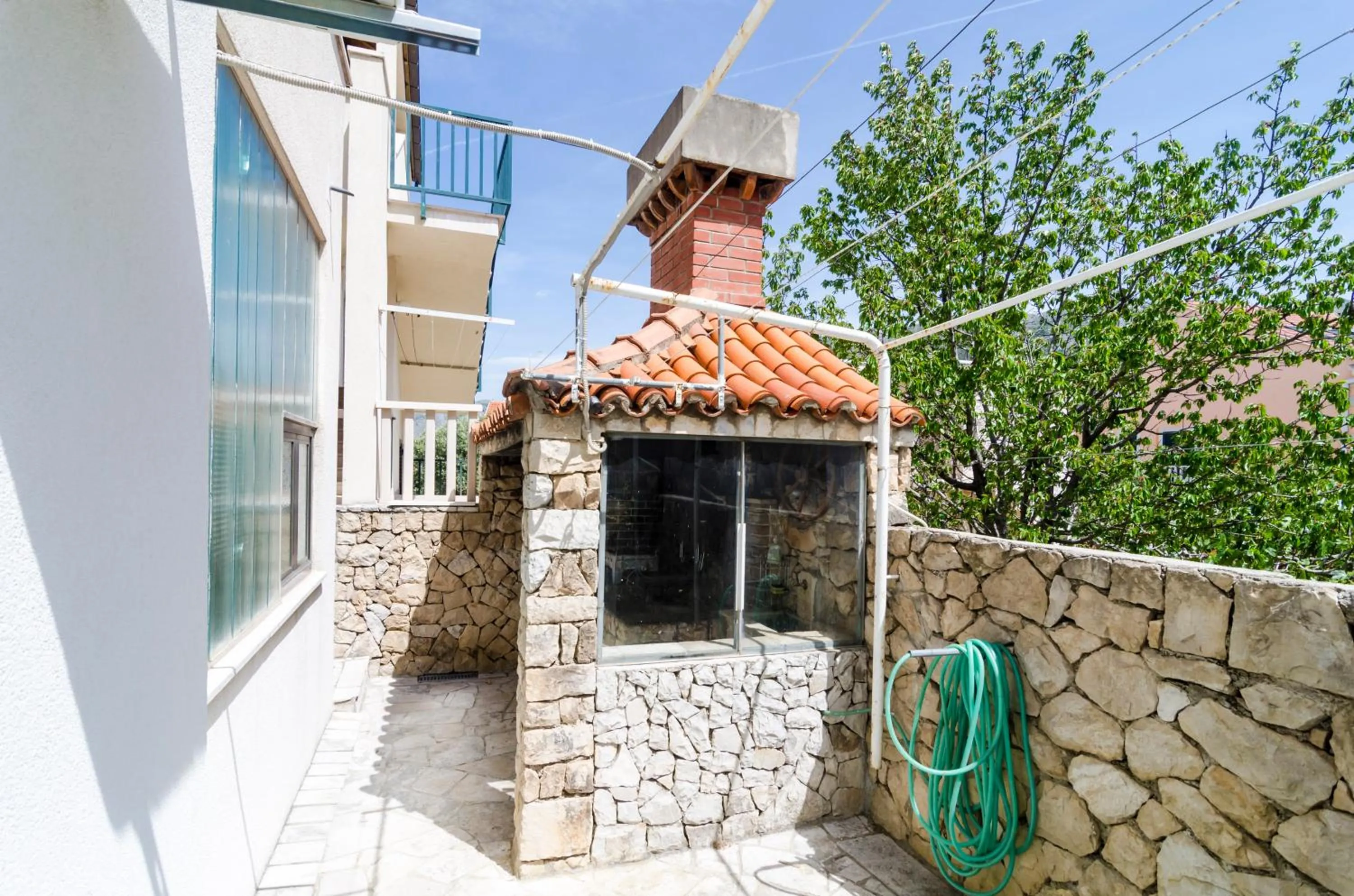 BBQ facilities in Cina Apartments