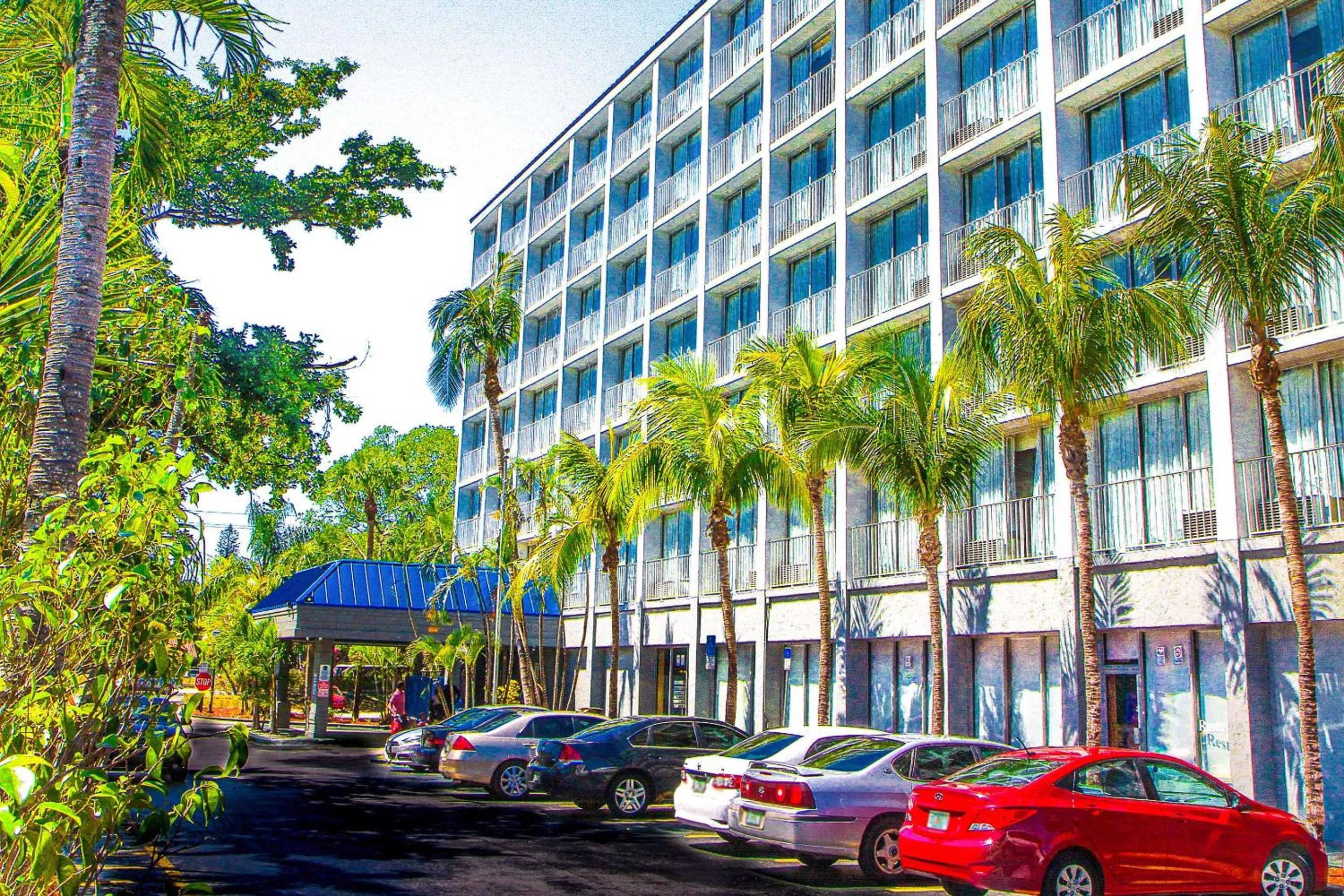Property building in North Miami Beach Gardens Inn & Suites