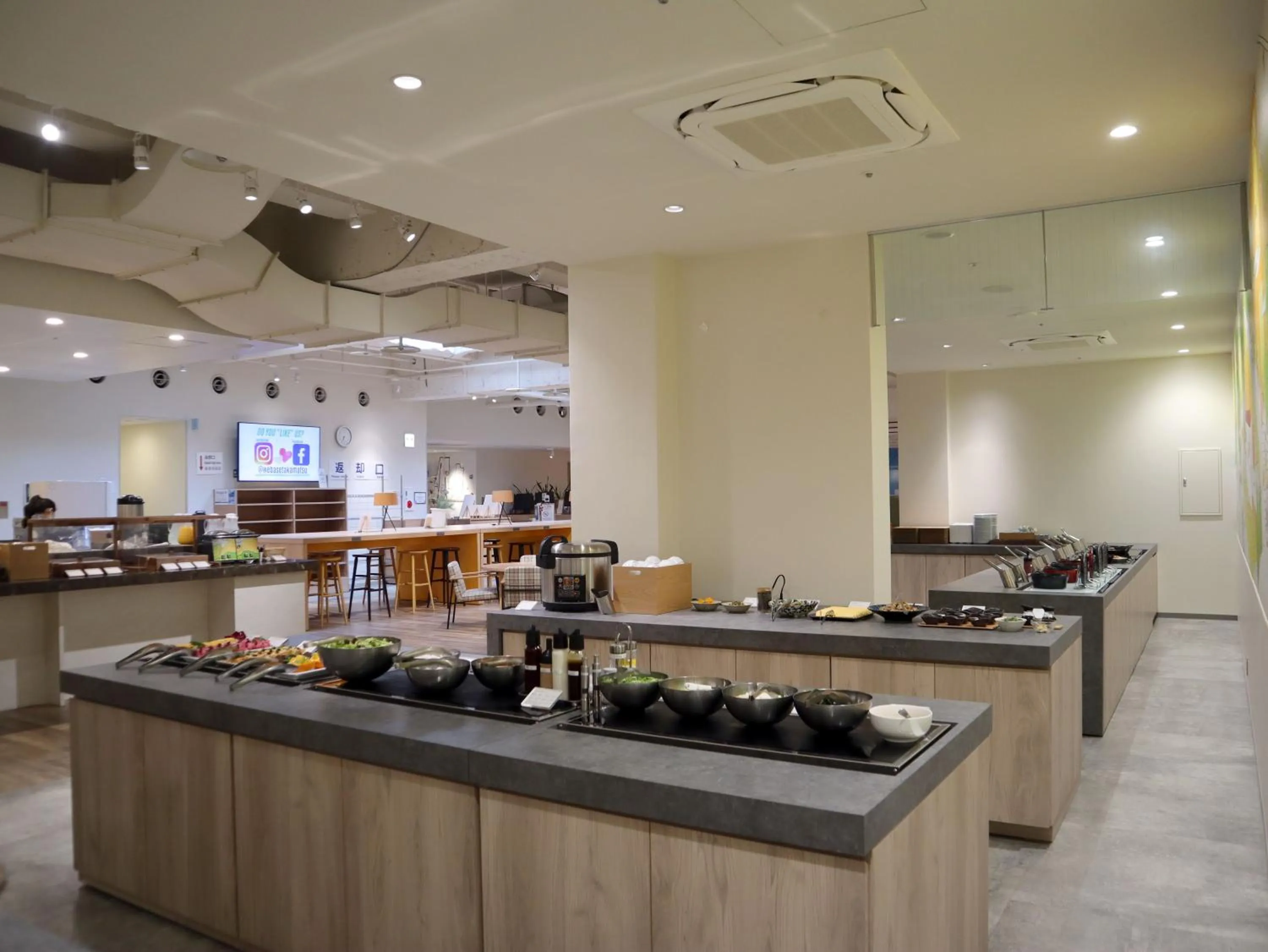 Restaurant/places to eat in WeBase TAKAMATSU