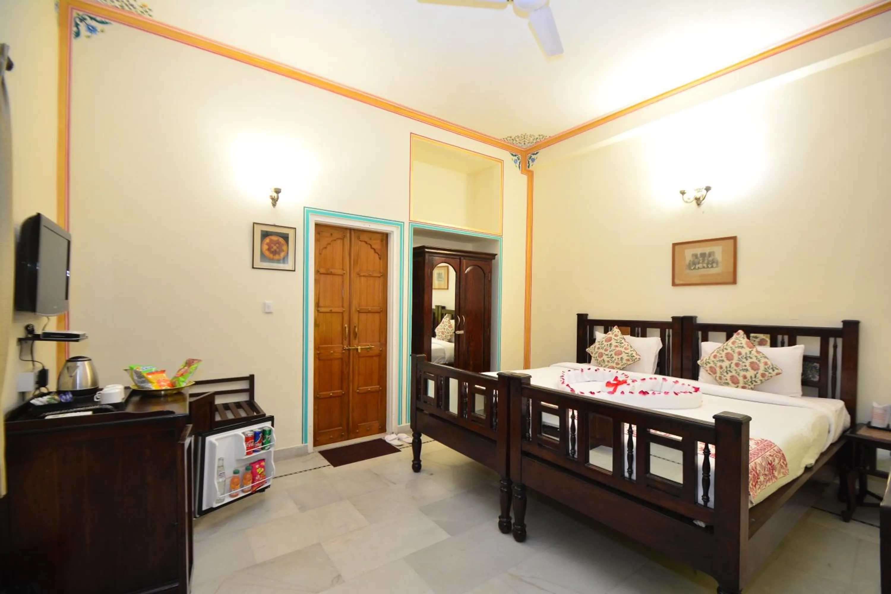 Photo of the whole room, Bed in Mahal Khandela-A Heritage Hotel In Jaipur City Center