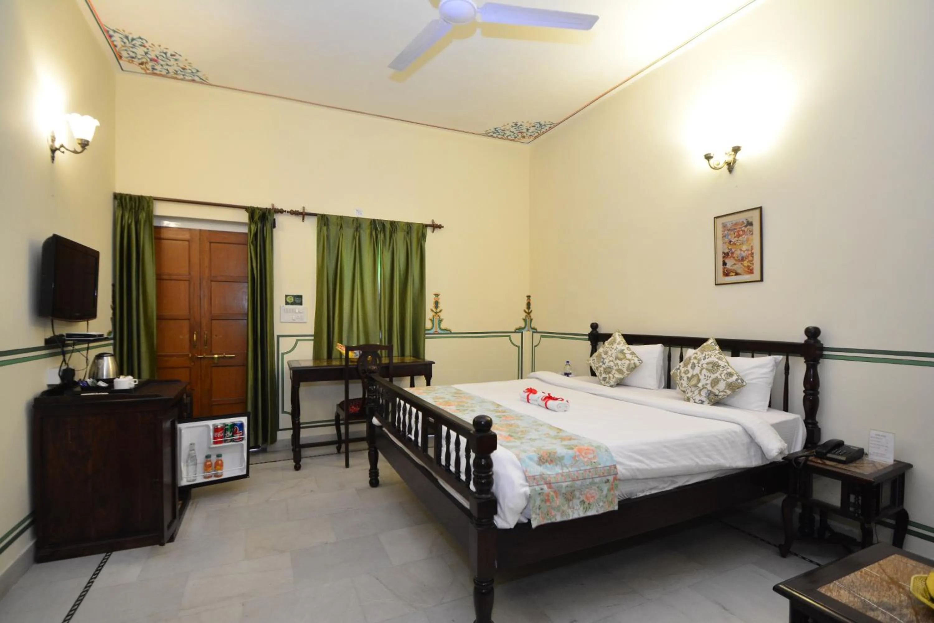Photo of the whole room, Bed in Mahal Khandela-A Heritage Hotel In Jaipur City Center