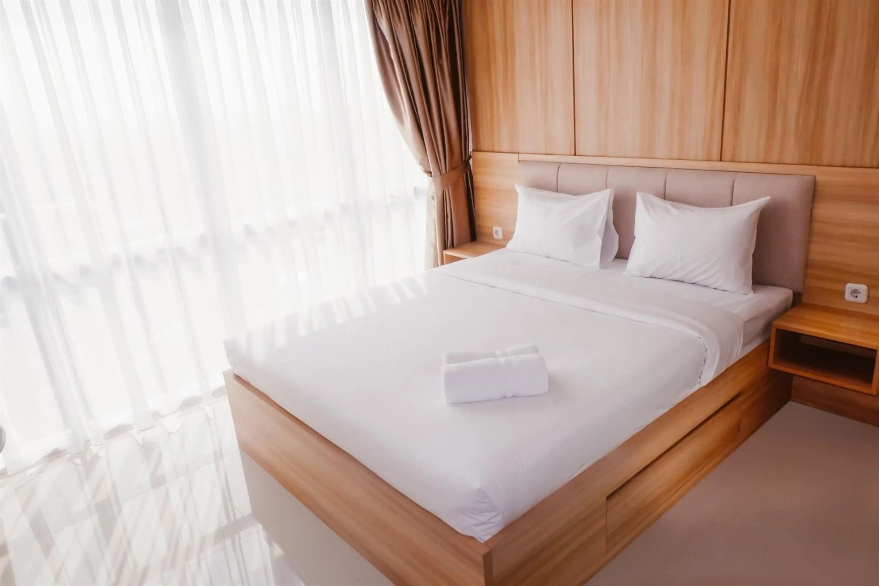 Three-Bedroom Apartment in Warm Interior 3BR Apartment H Residence near MT Haryono and Cawang By Travelio