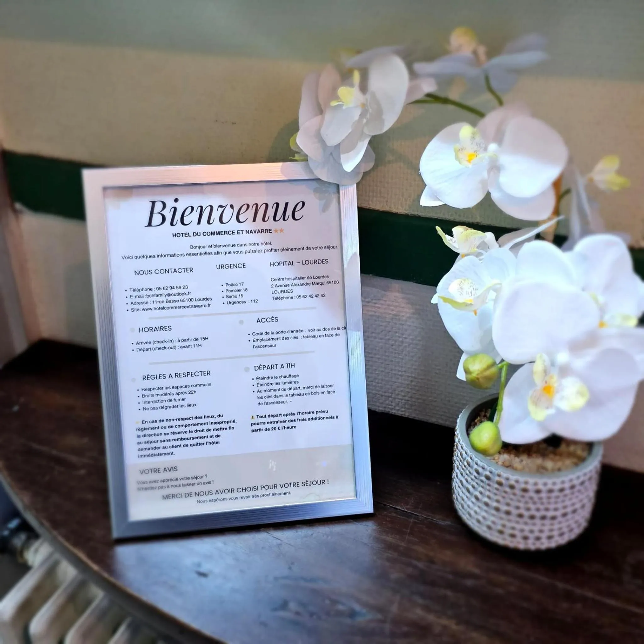 Lobby or reception in Hotel du Commerce et de Navarre
