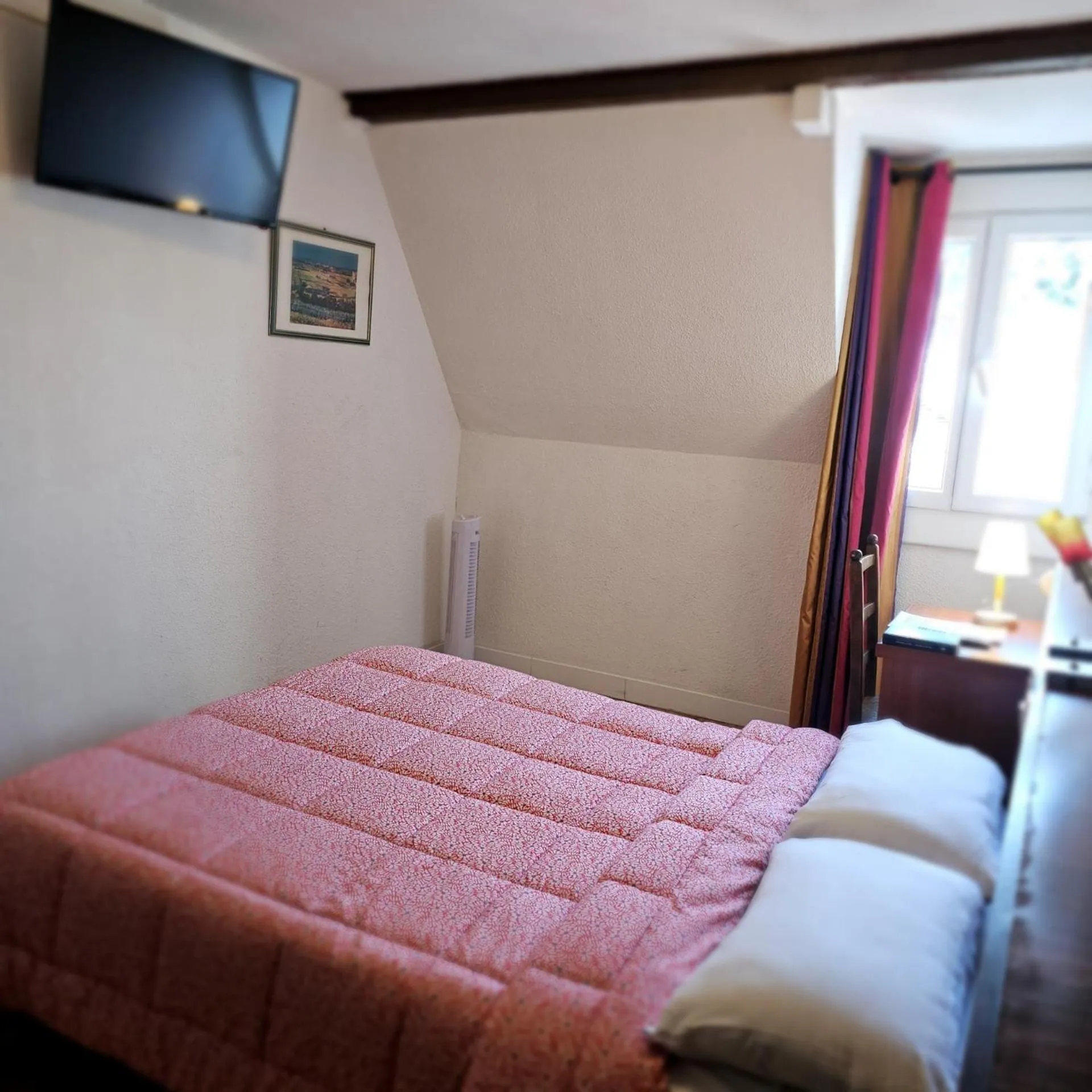 Bedroom, Bed in Hotel du Commerce et de Navarre