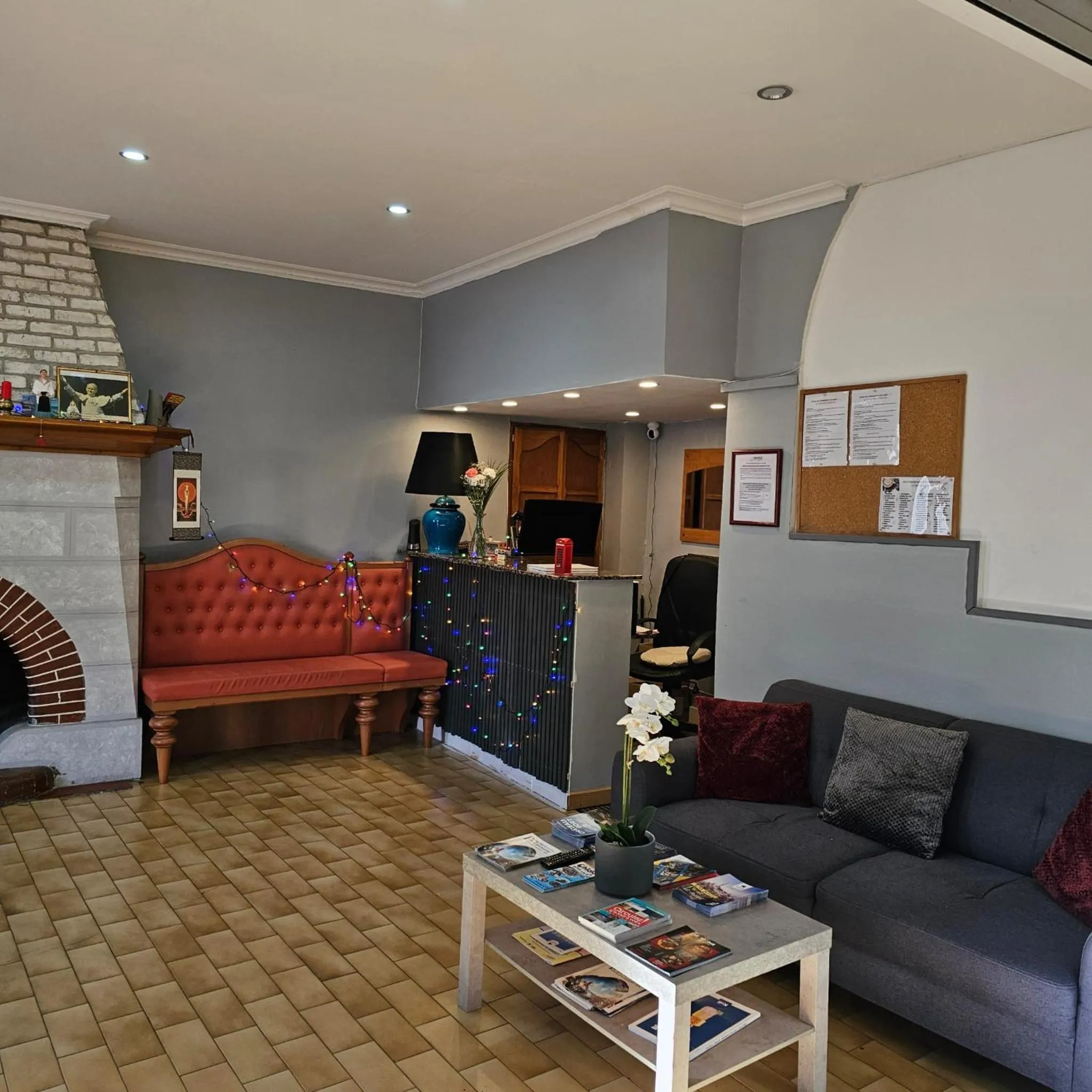 Lobby or reception in Hotel du Commerce et de Navarre