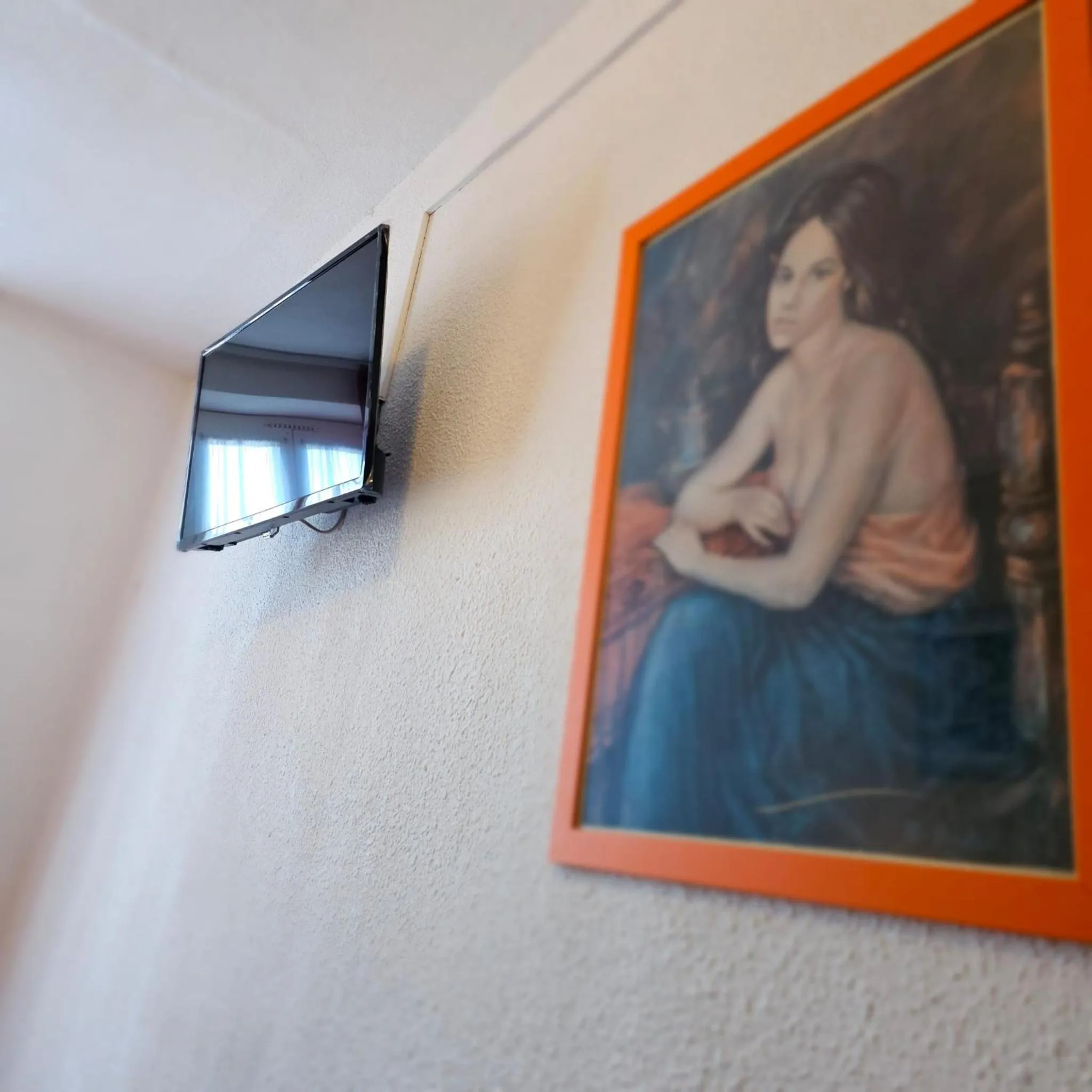 Bedroom in Hotel du Commerce et de Navarre