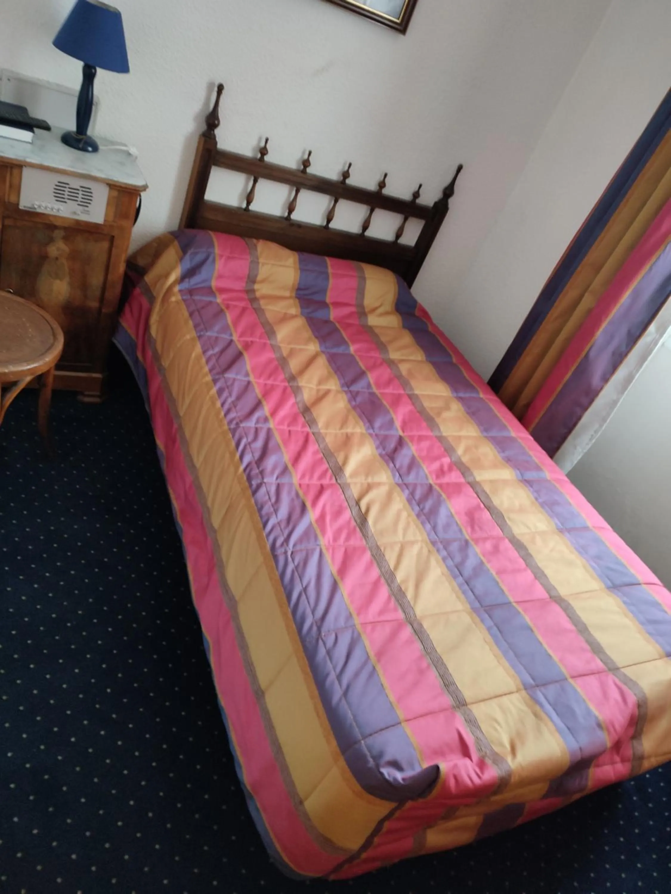 Photo of the whole room, Bed in Hotel du Commerce et de Navarre