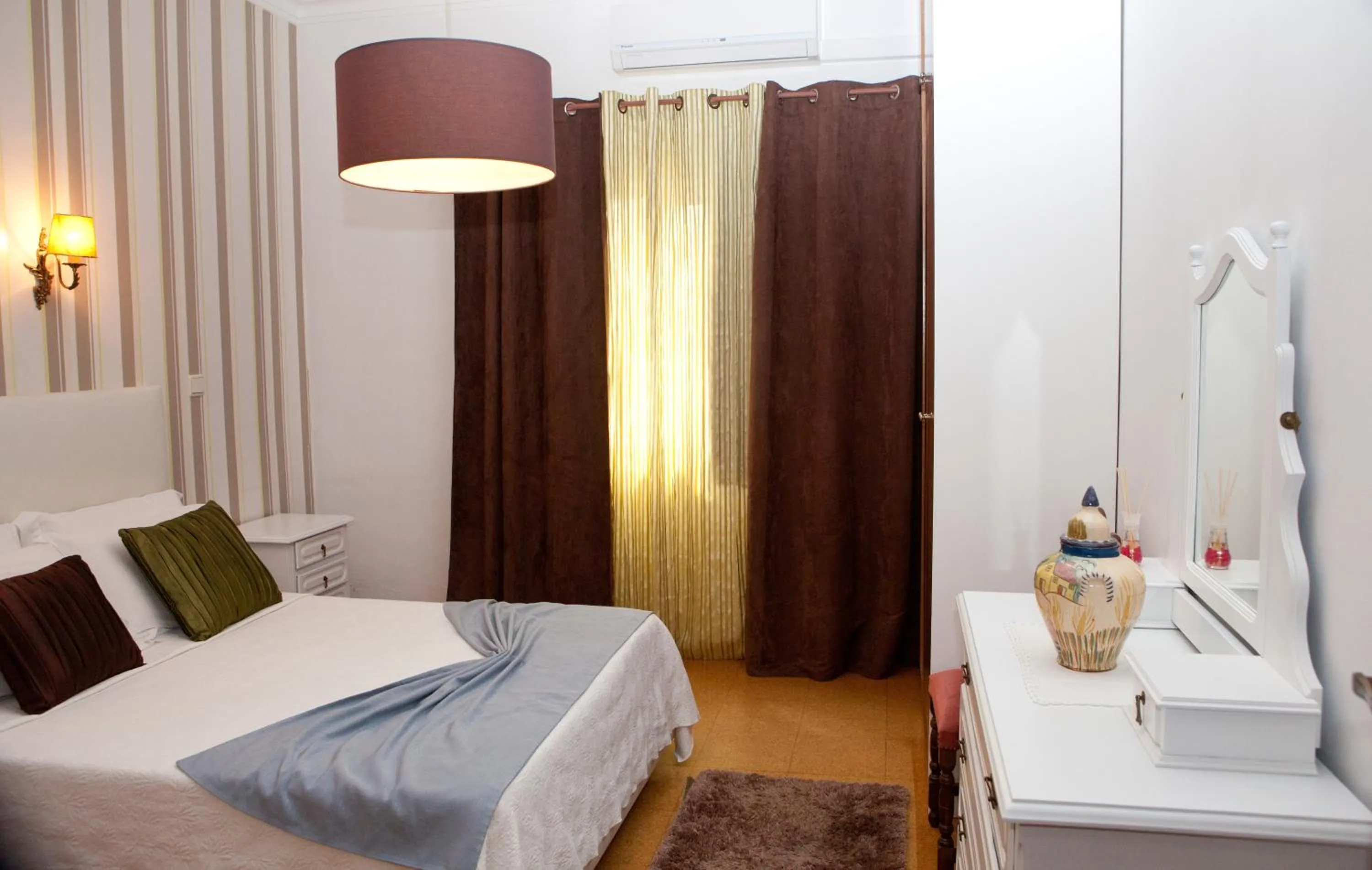 Bedroom, Bed in Solar S.Bento