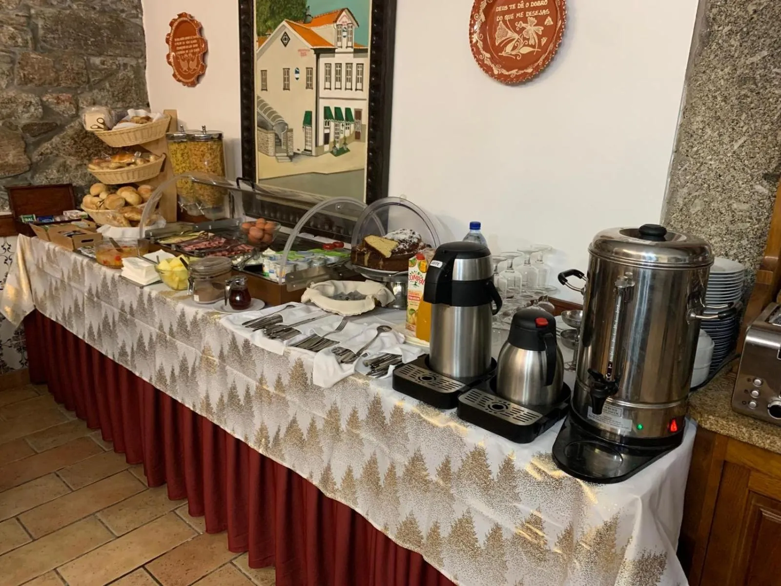 Buffet breakfast in Solar S.Bento