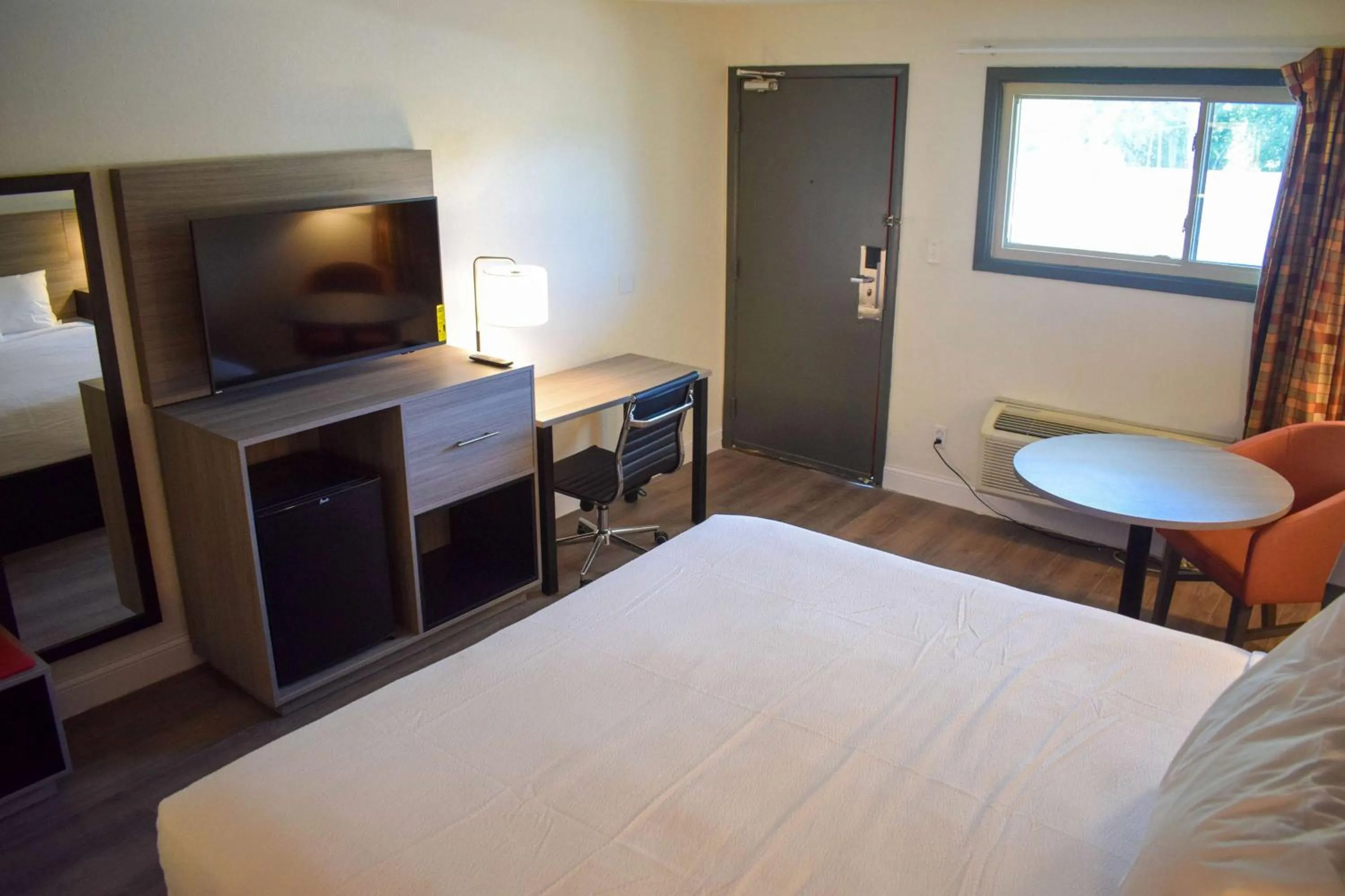 Bed in Ramada by Wyndham Cleveland Airport West