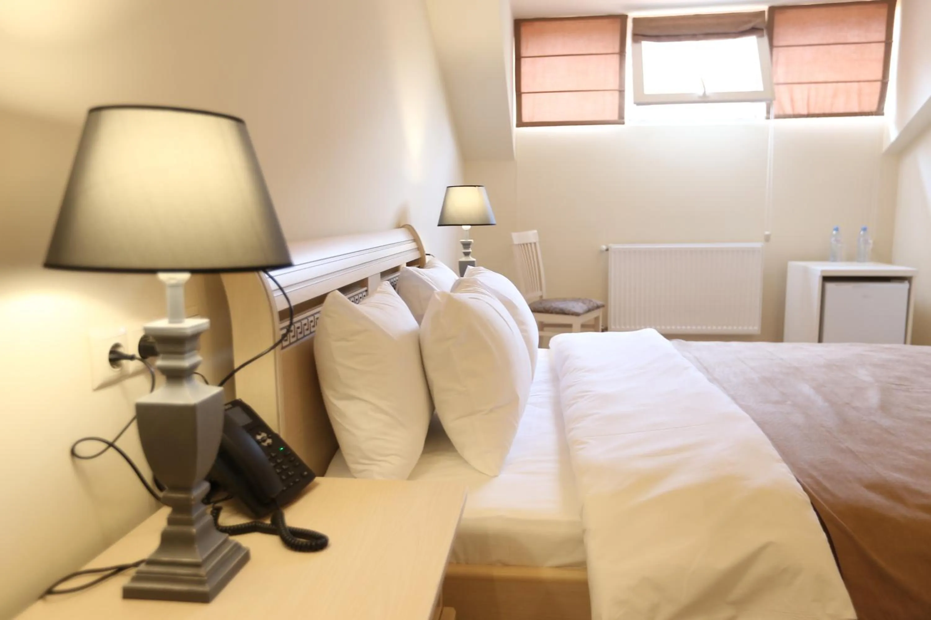 Bedroom, Bed in Le Caucase