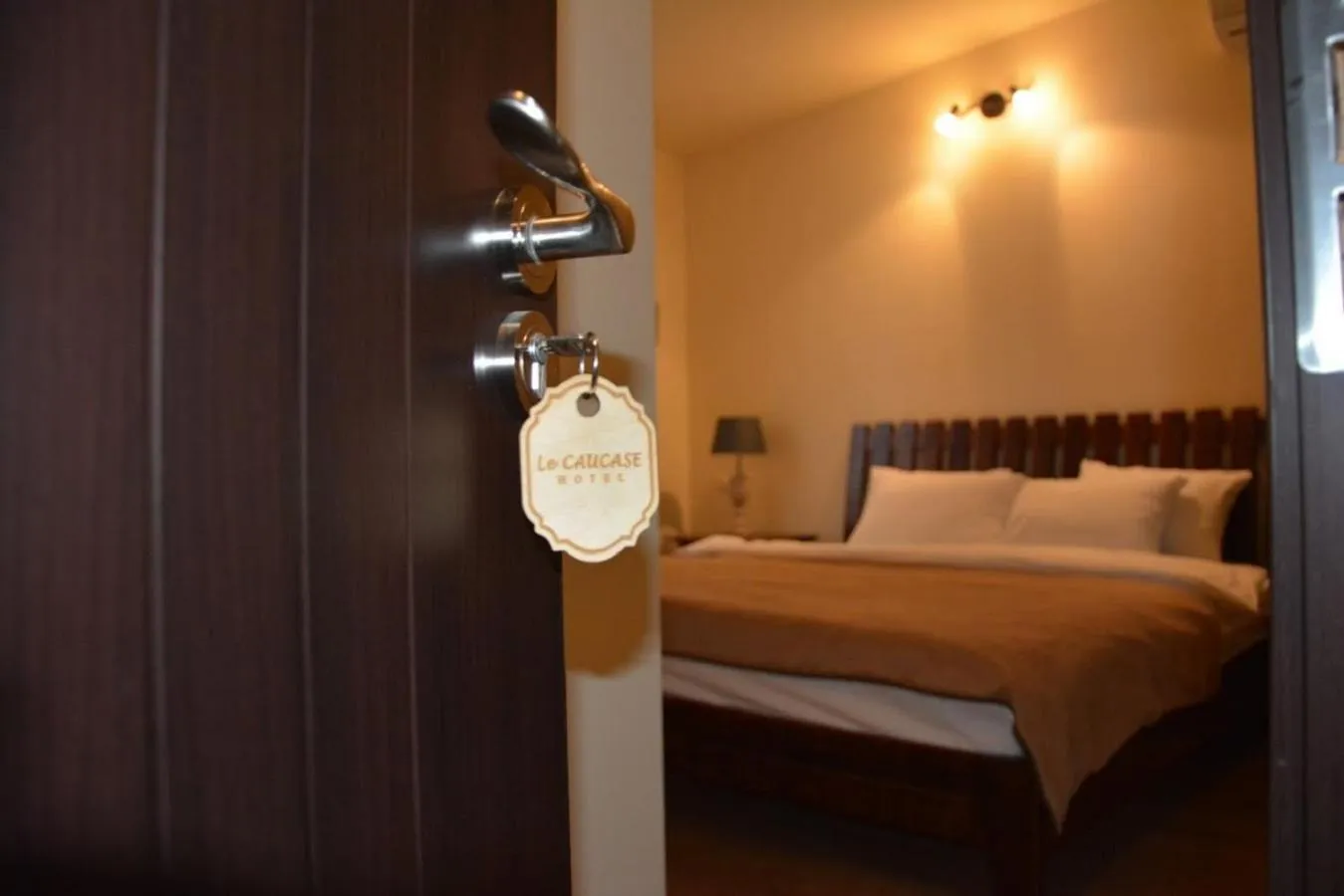 Bedroom, Bed in Le Caucase