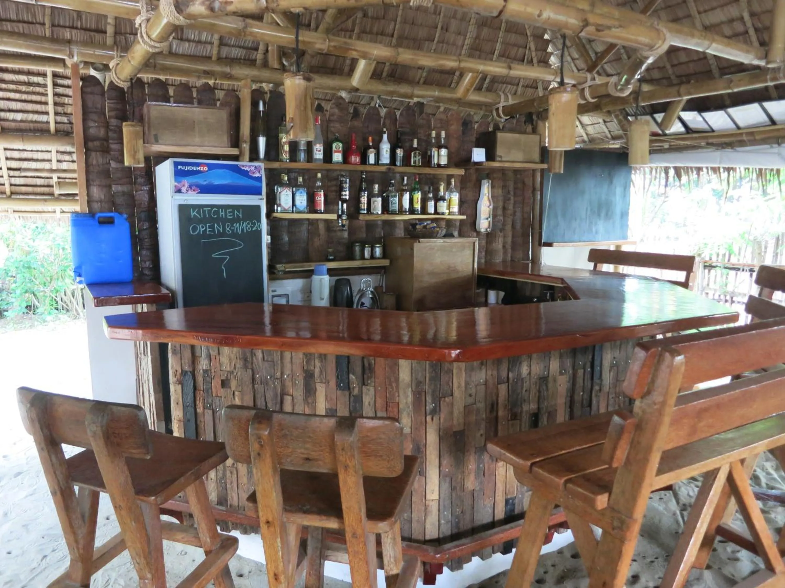 Lounge or bar in Sugar Lounge Lodge