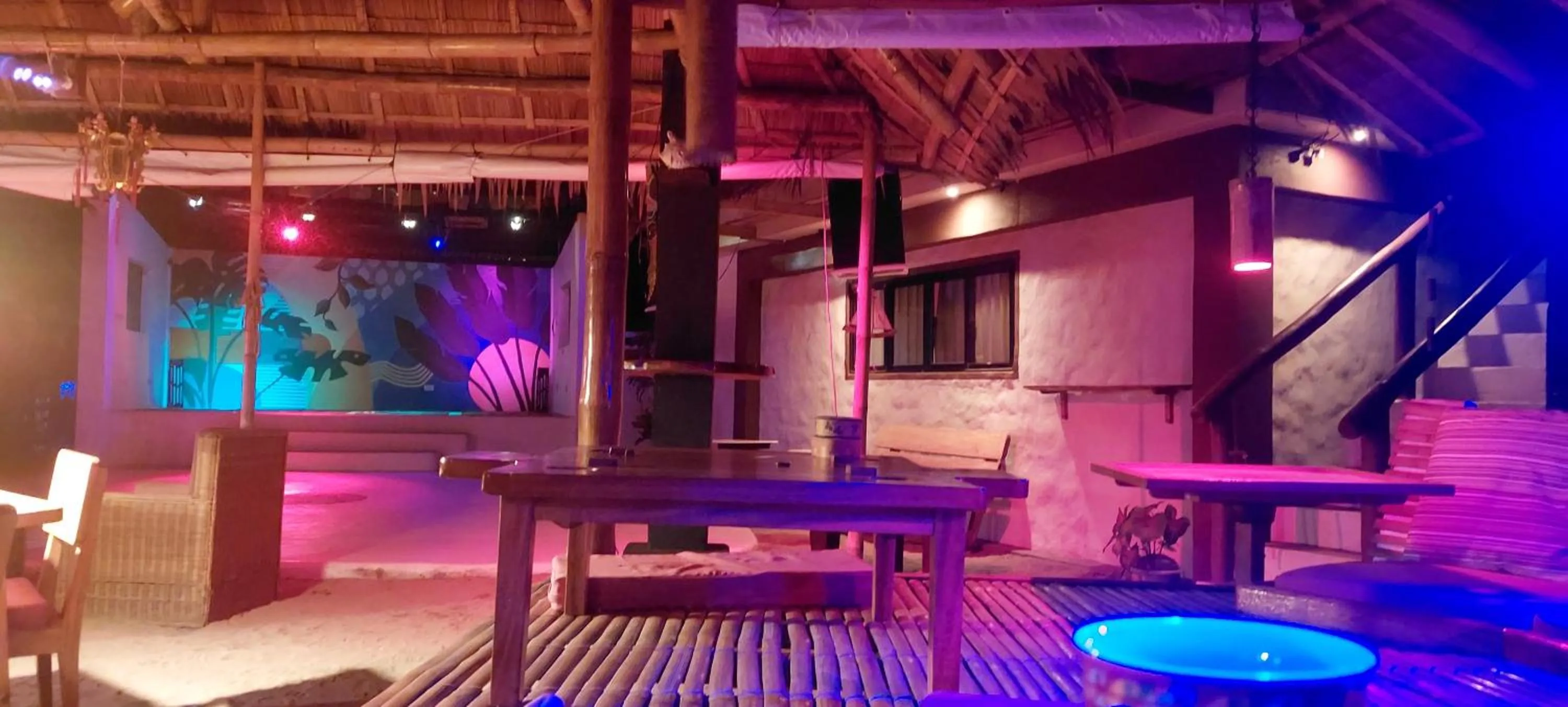 Restaurant/places to eat in Sugar Lounge Lodge