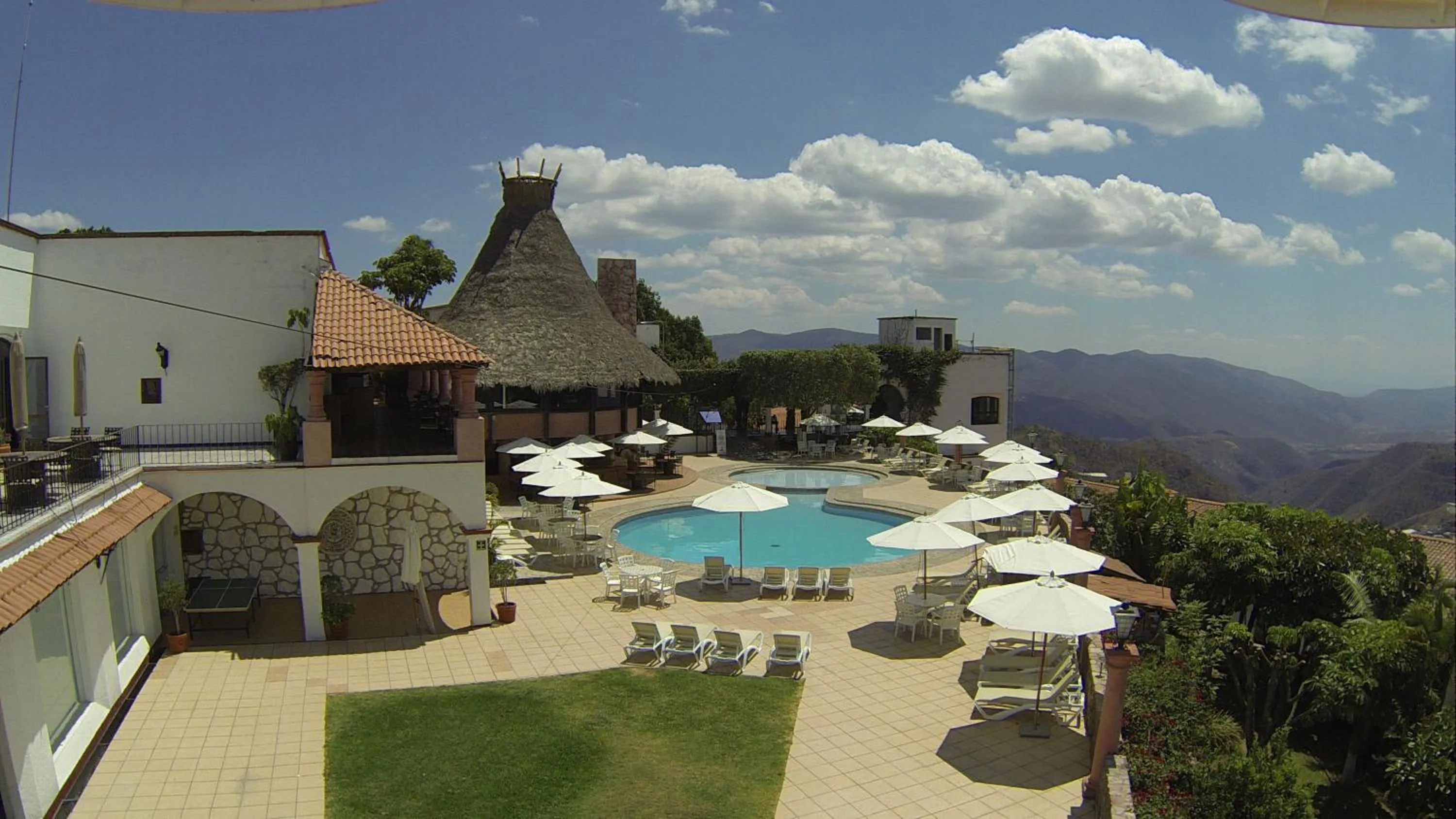 Swimming pool in Hotel Montetaxco