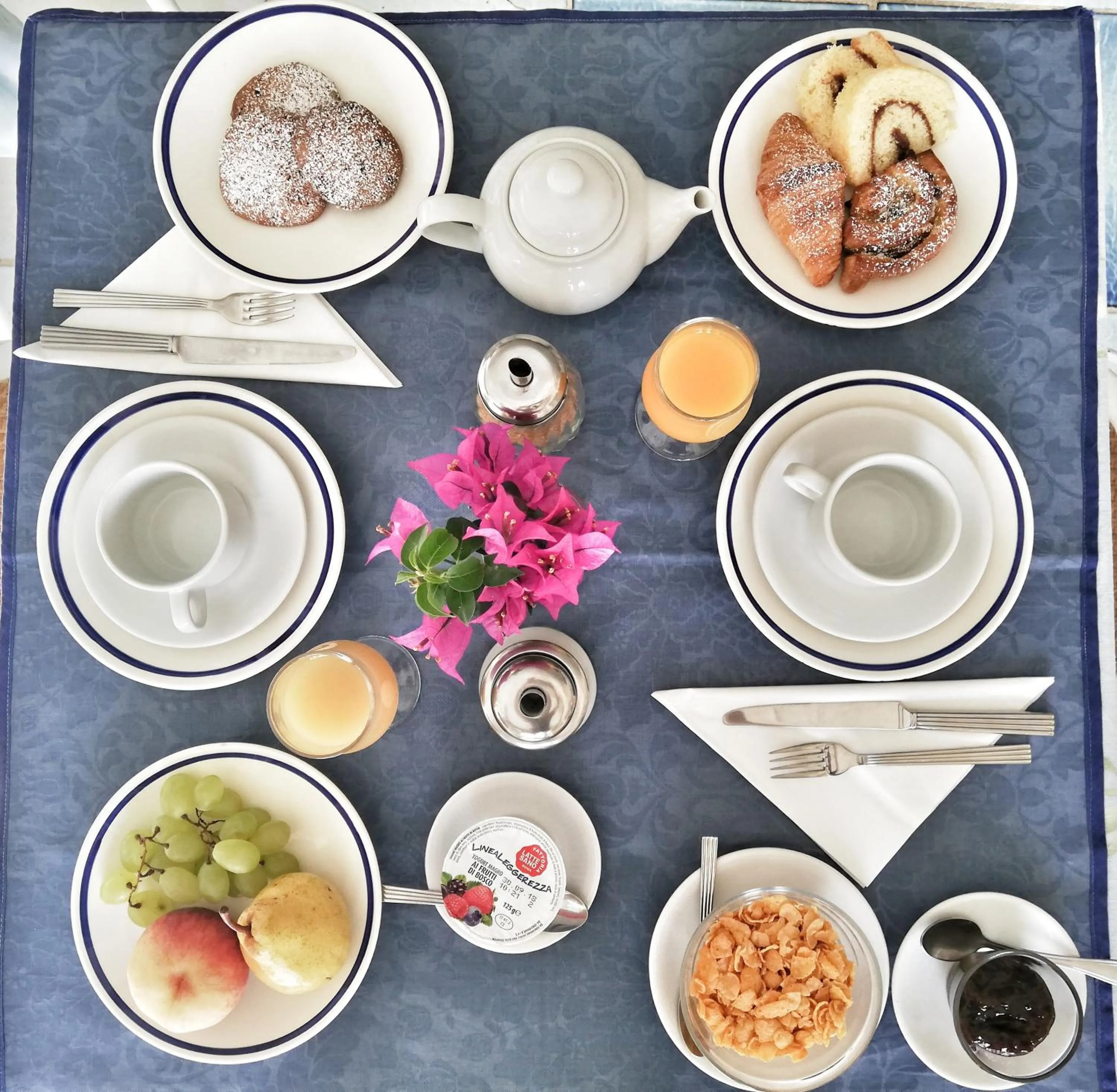 Continental breakfast in Hotel Agave e Ginestra