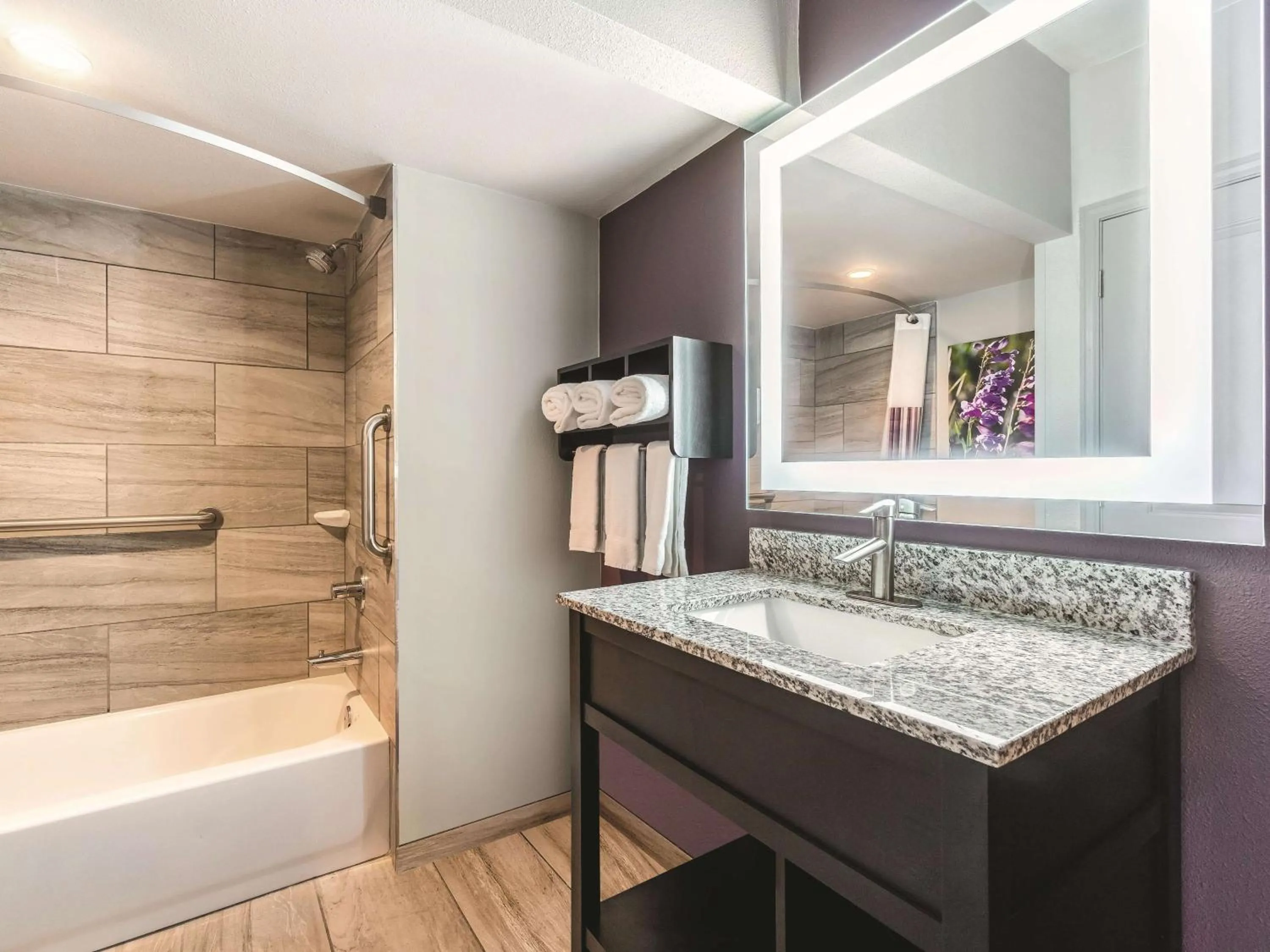 Photo of the whole room in La Quinta by Wyndham Glenwood Springs