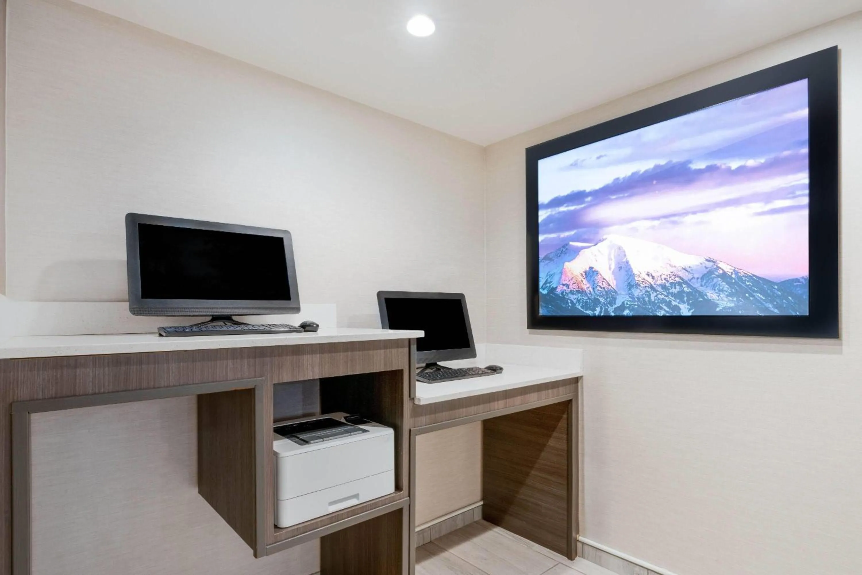 Business facilities in La Quinta by Wyndham Glenwood Springs