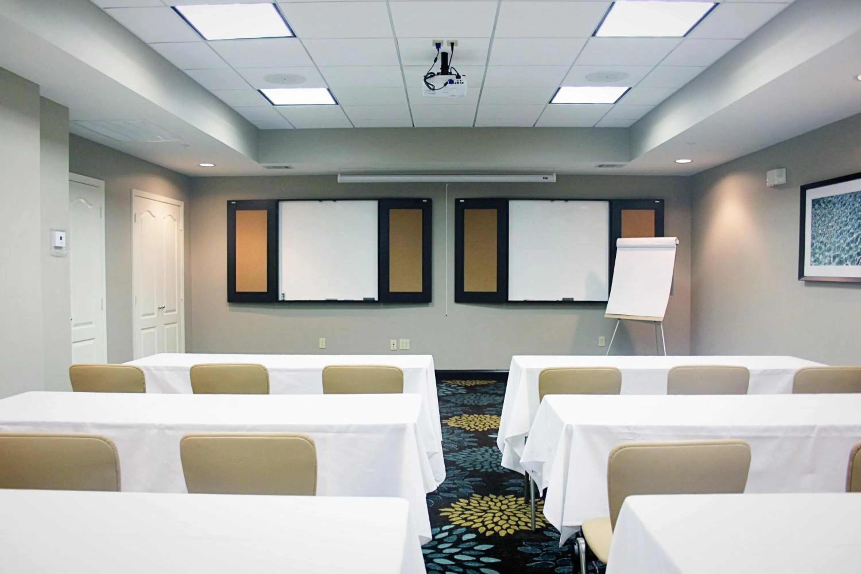 Meeting/conference room in Staybridge Suites Houston - IAH Airport by IHG