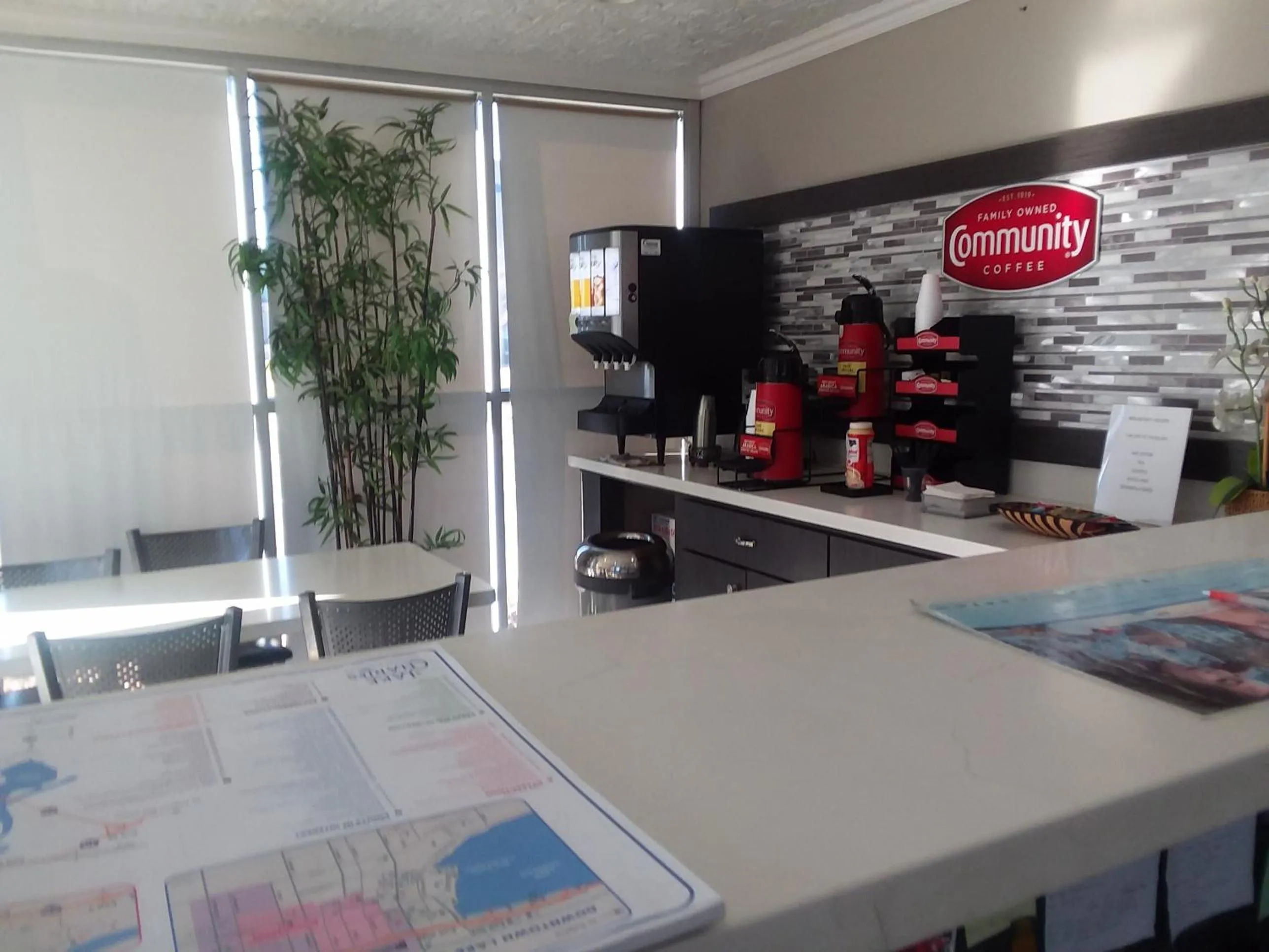 Lobby or reception in Howard Johnson by Wyndham Historic Lake Charles