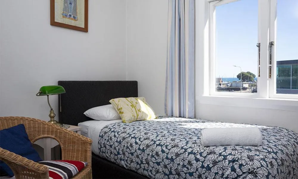 Photo of the whole room, Bed in Moana Lodge