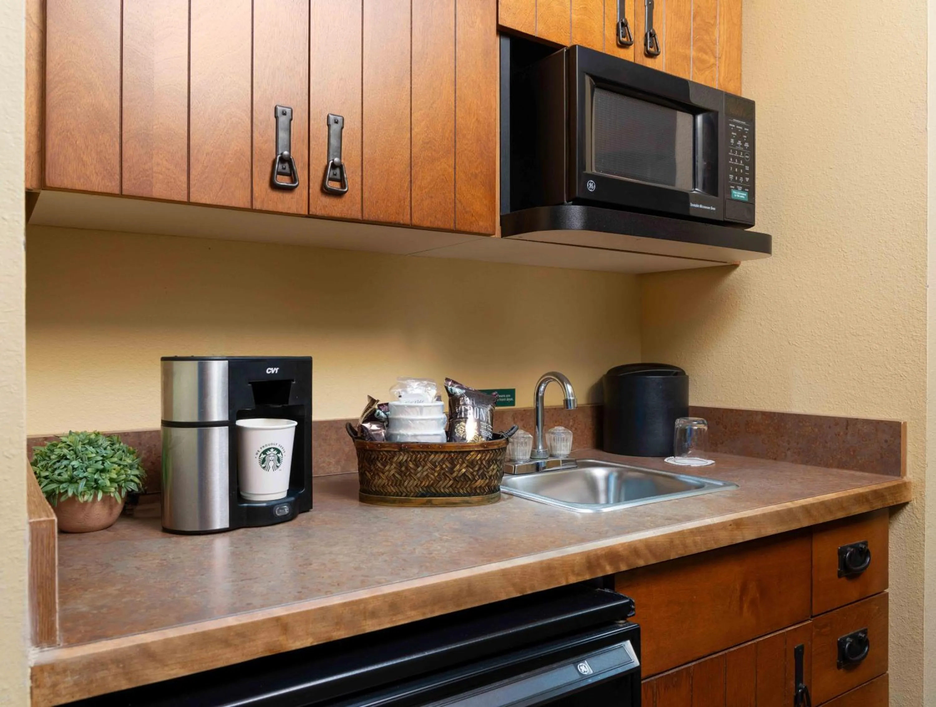 Coffee/tea facilities in MCM Elegante Lodge & Resorts