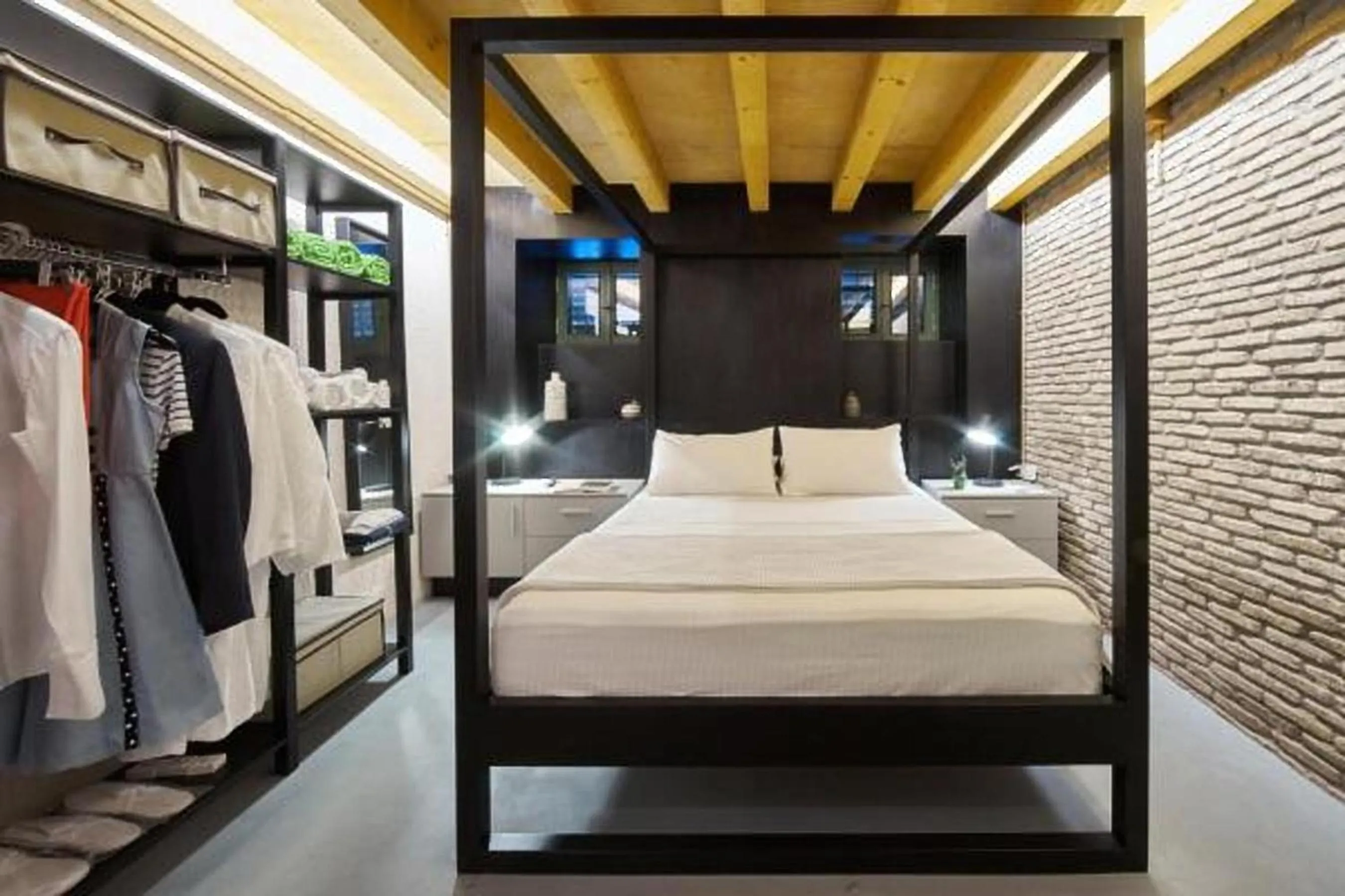 Bed in Athenian Residences