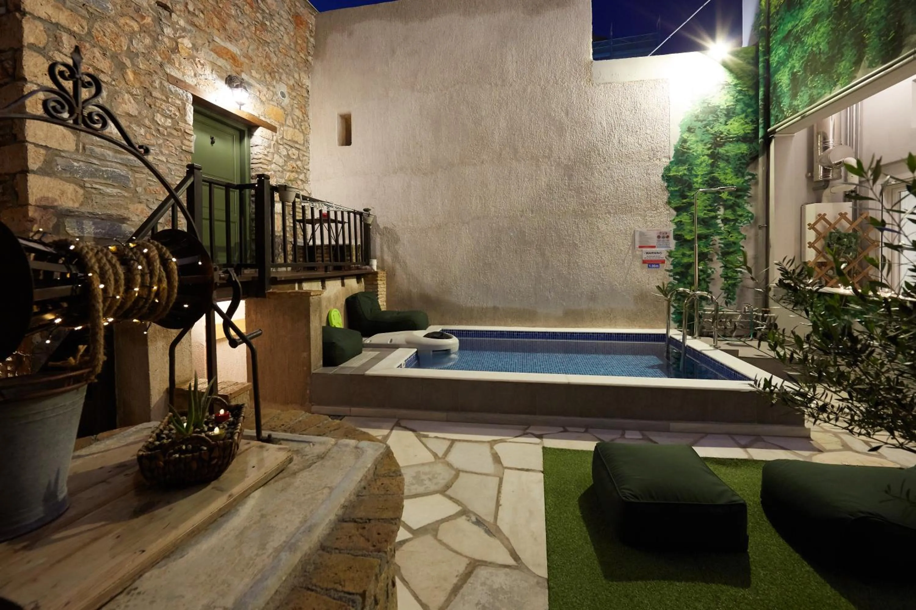 Swimming pool in Athenian Residences