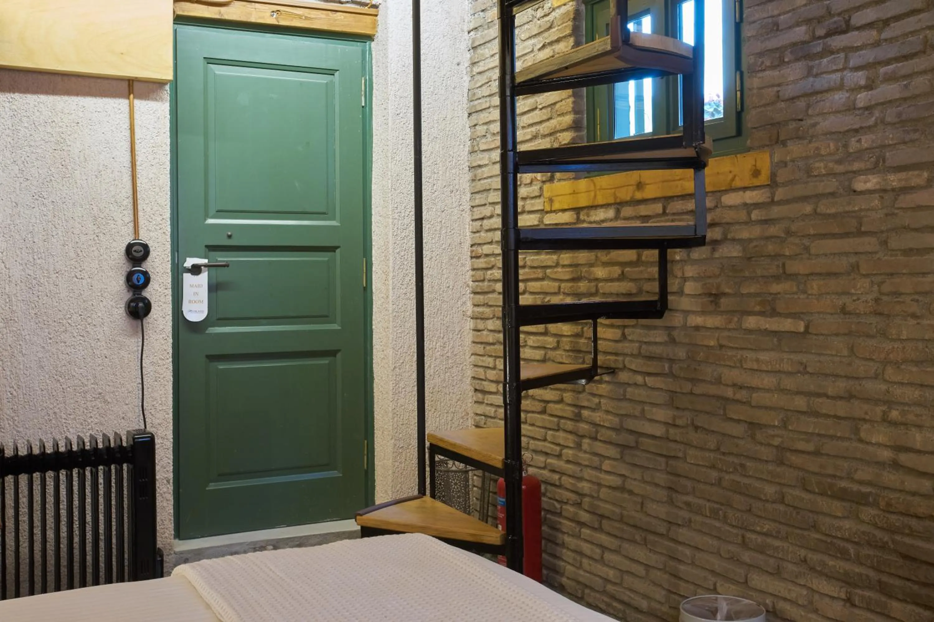 Facade/entrance in Athenian Residences