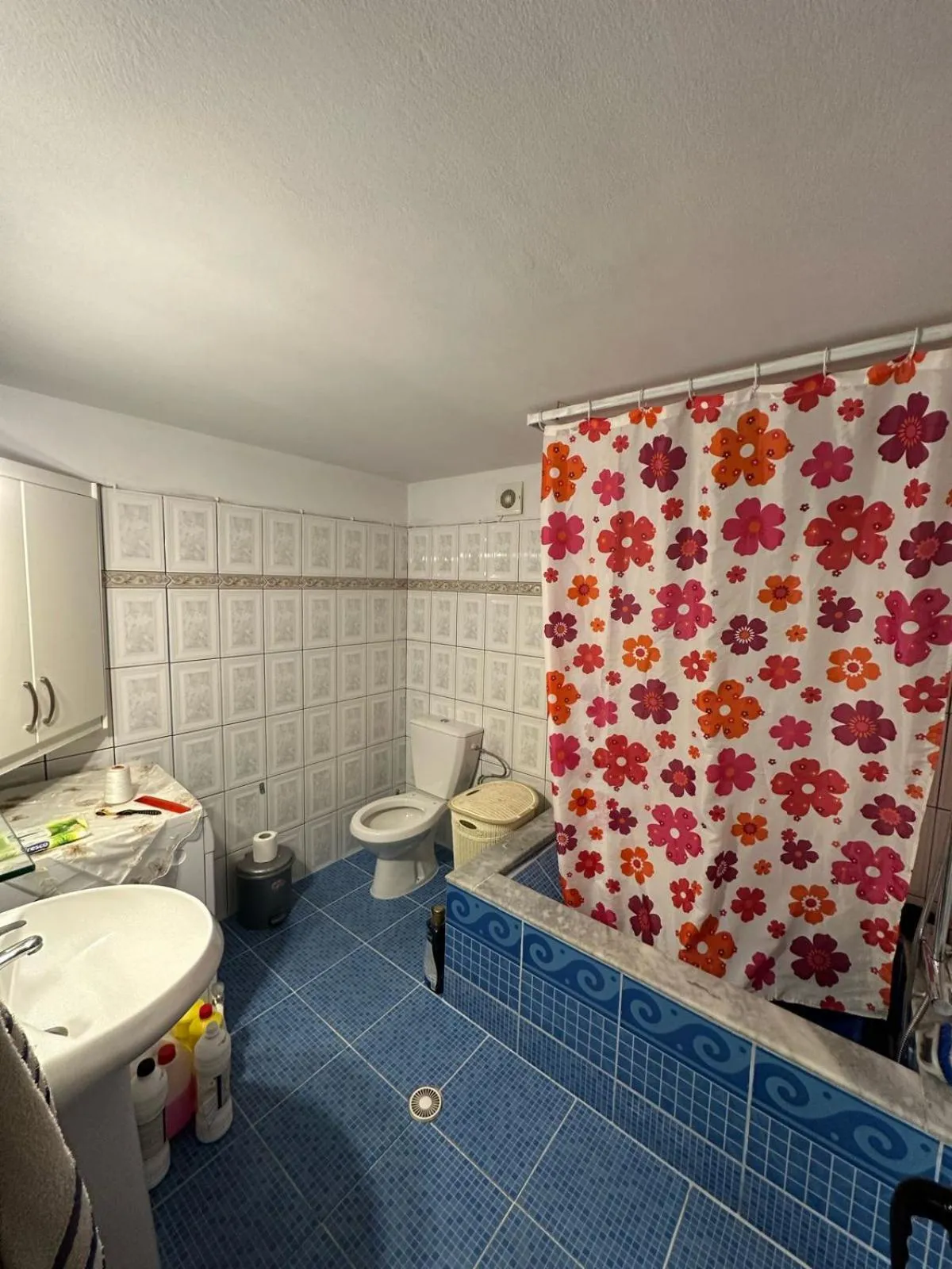Shower in Evelina Ernild Rooms