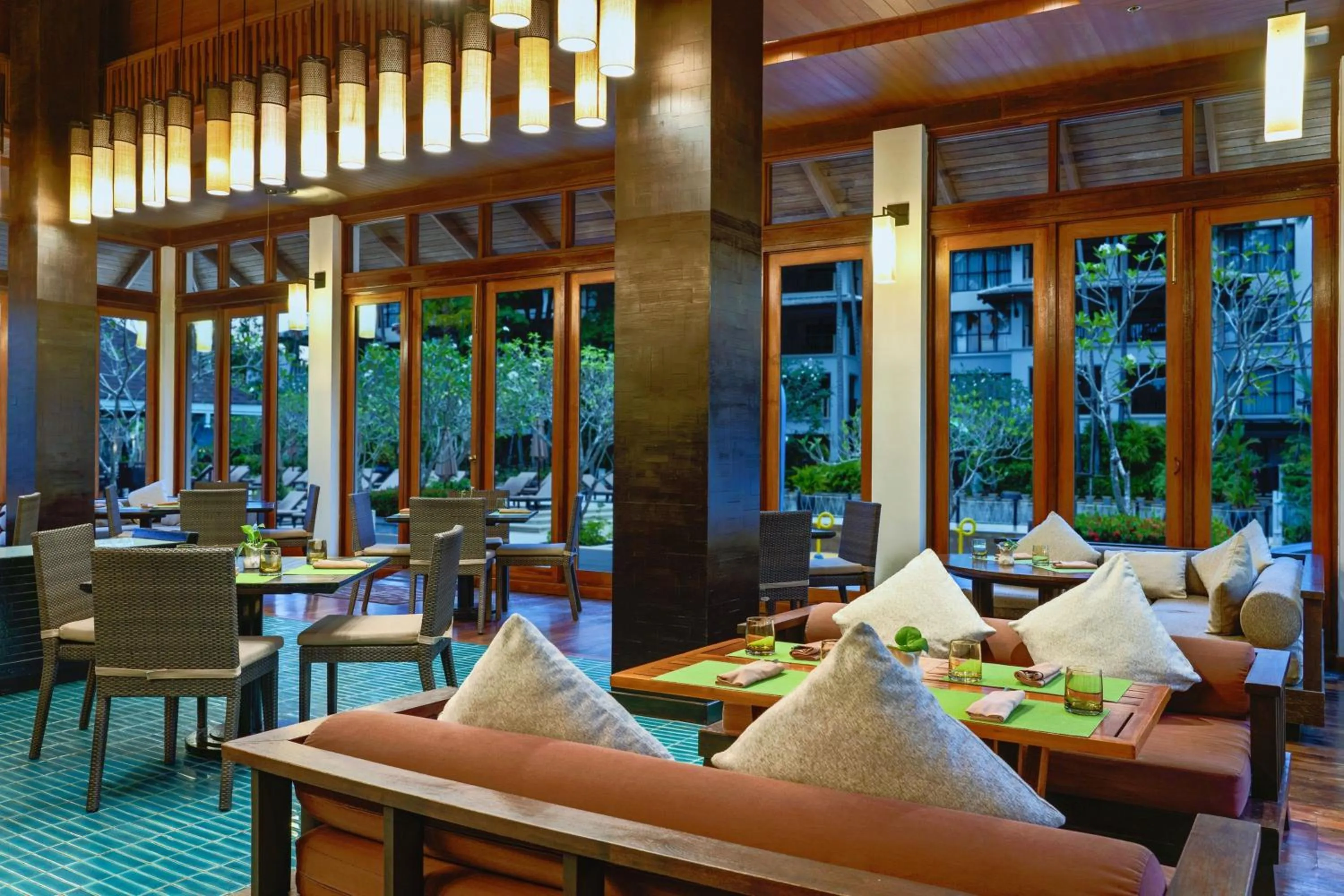 Restaurant/places to eat in Marriott's Mai Khao Resort - Phuket