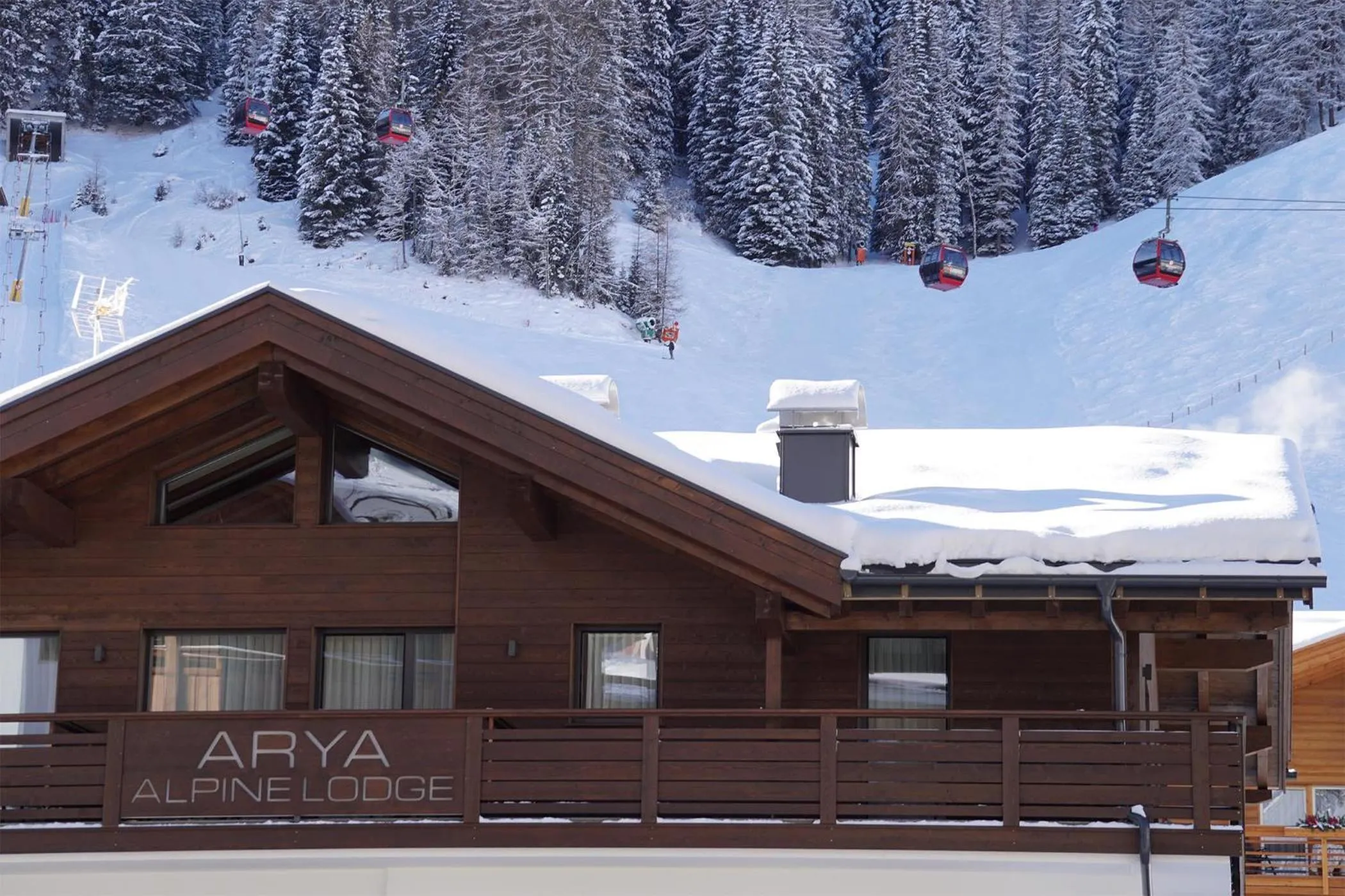 Arya Alpine Lodge