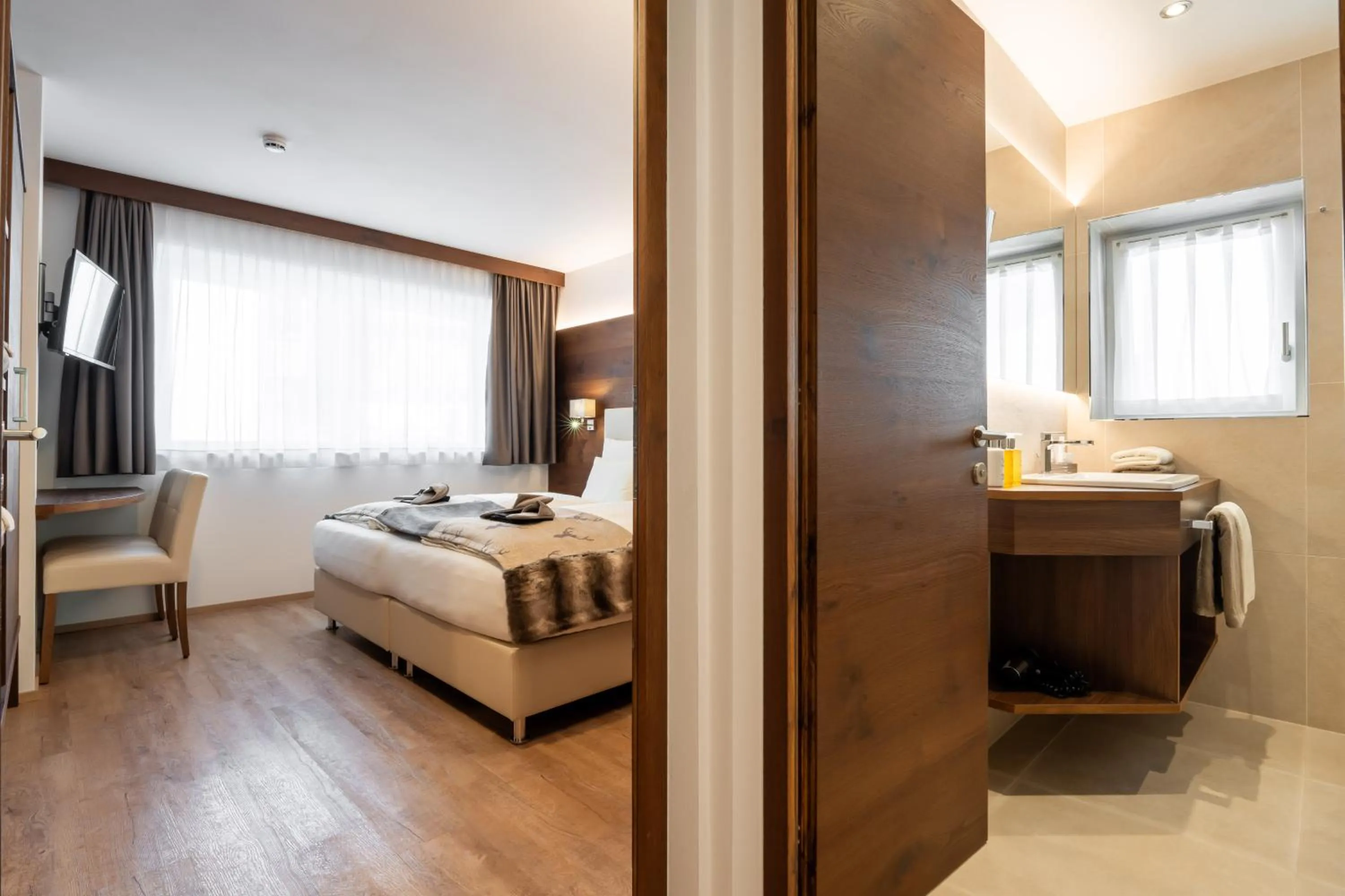 Bed in Arya Alpine Lodge