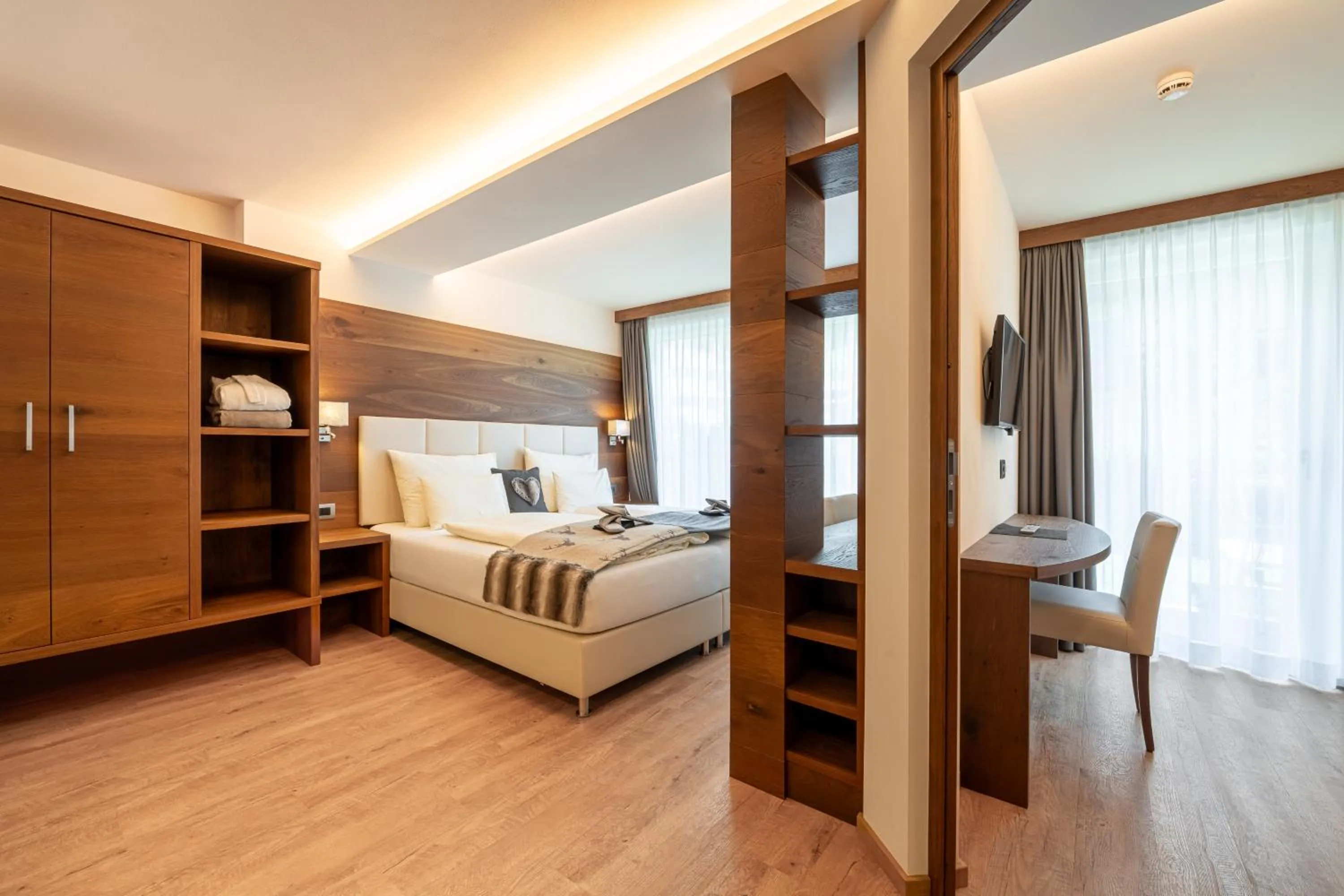 Bedroom, Bed in Arya Alpine Lodge