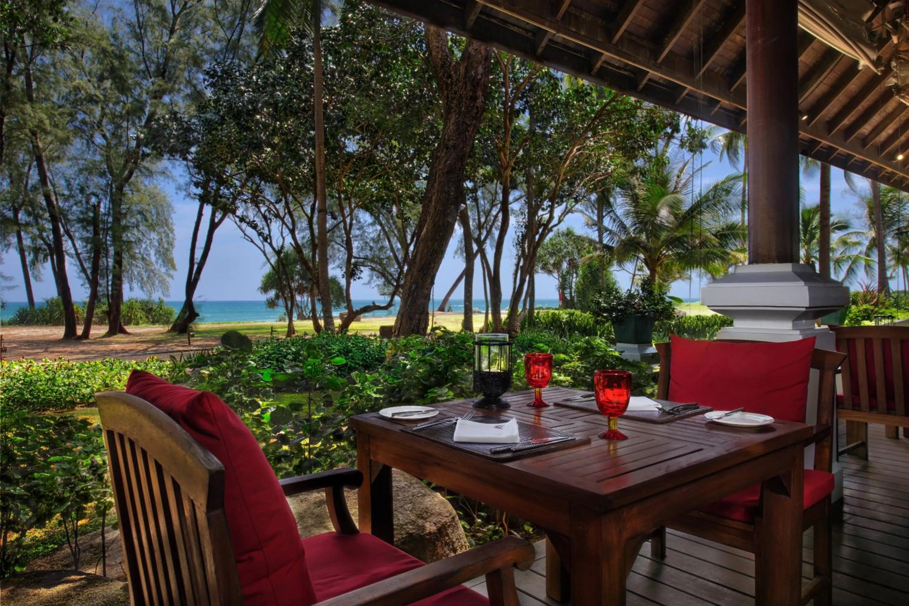 Restaurant/places to eat in Marriott's Phuket Beach Club