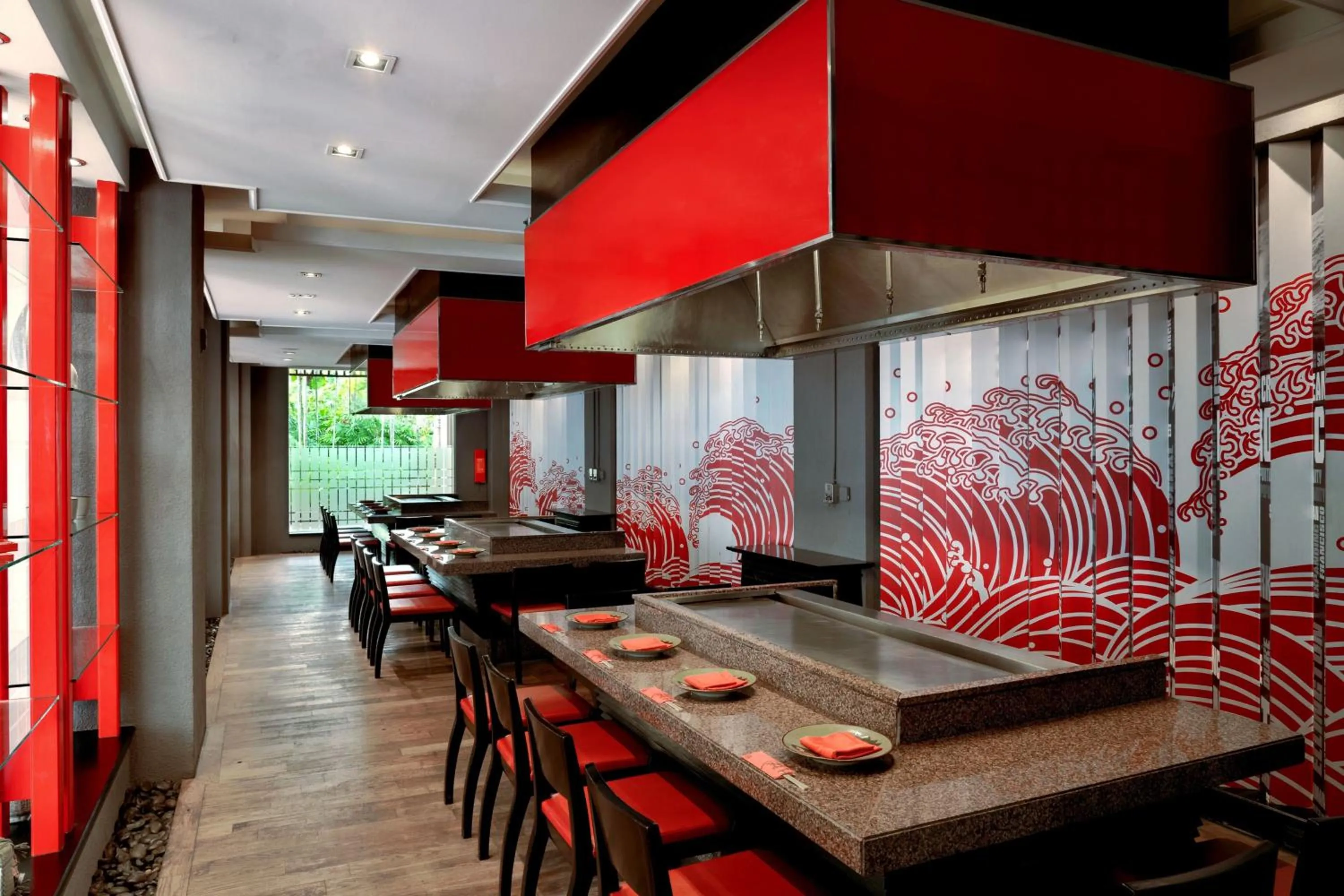 Restaurant/places to eat in Marriott's Phuket Beach Club