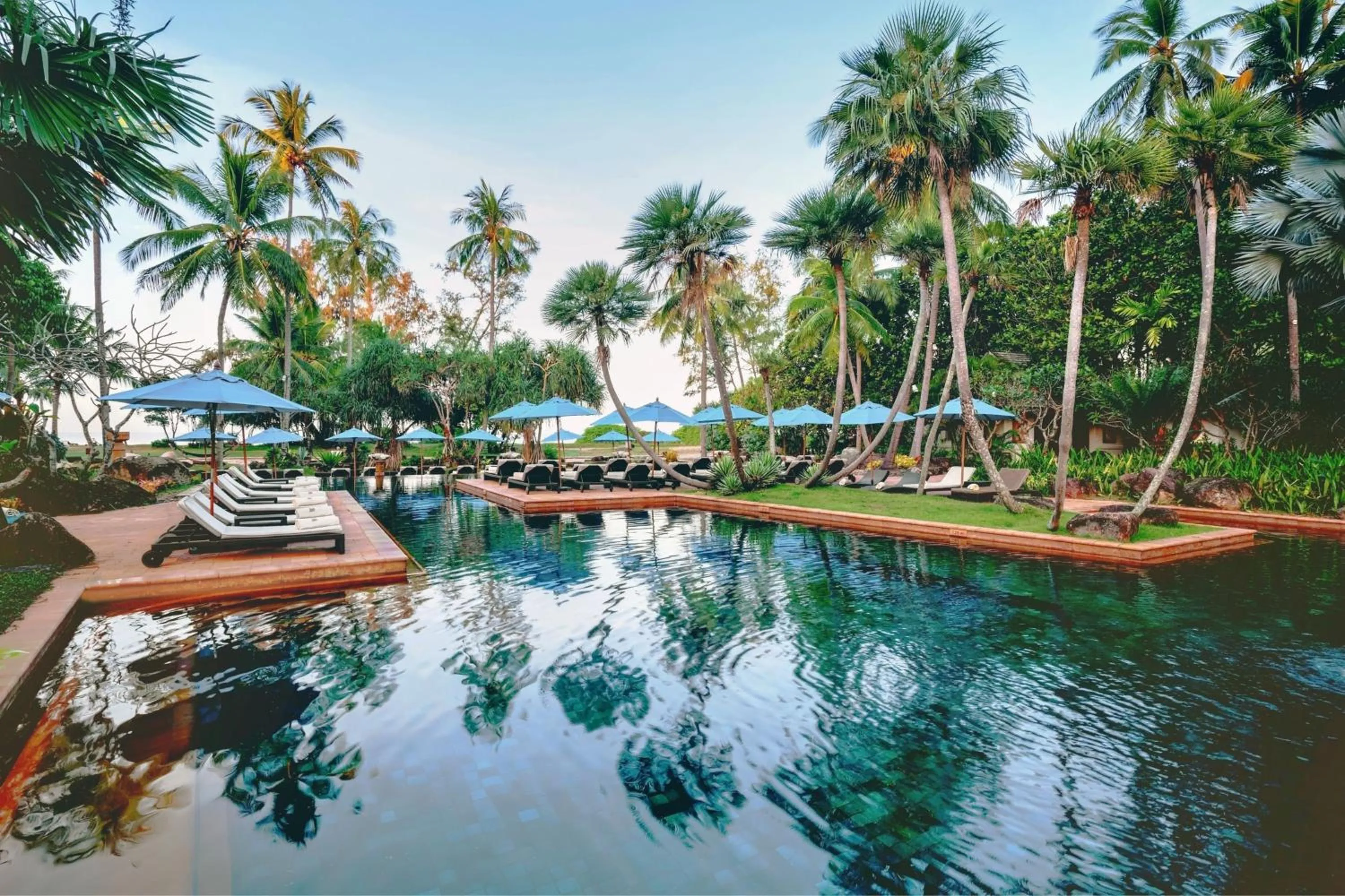 Swimming pool in Marriott's Phuket Beach Club