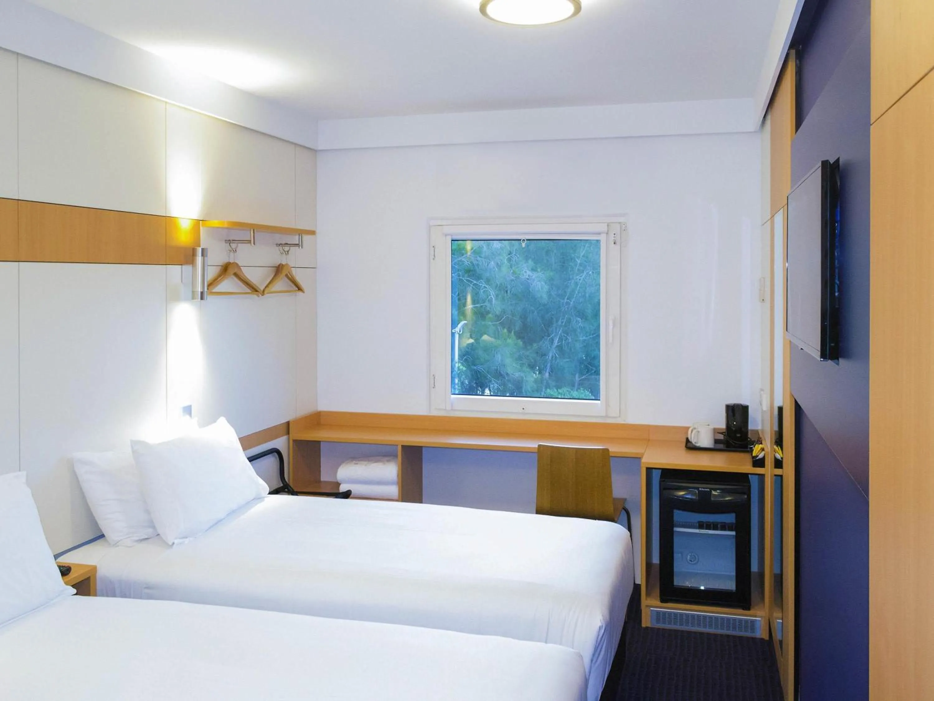 Bedroom, Bed in ibis Budget - Gosford
