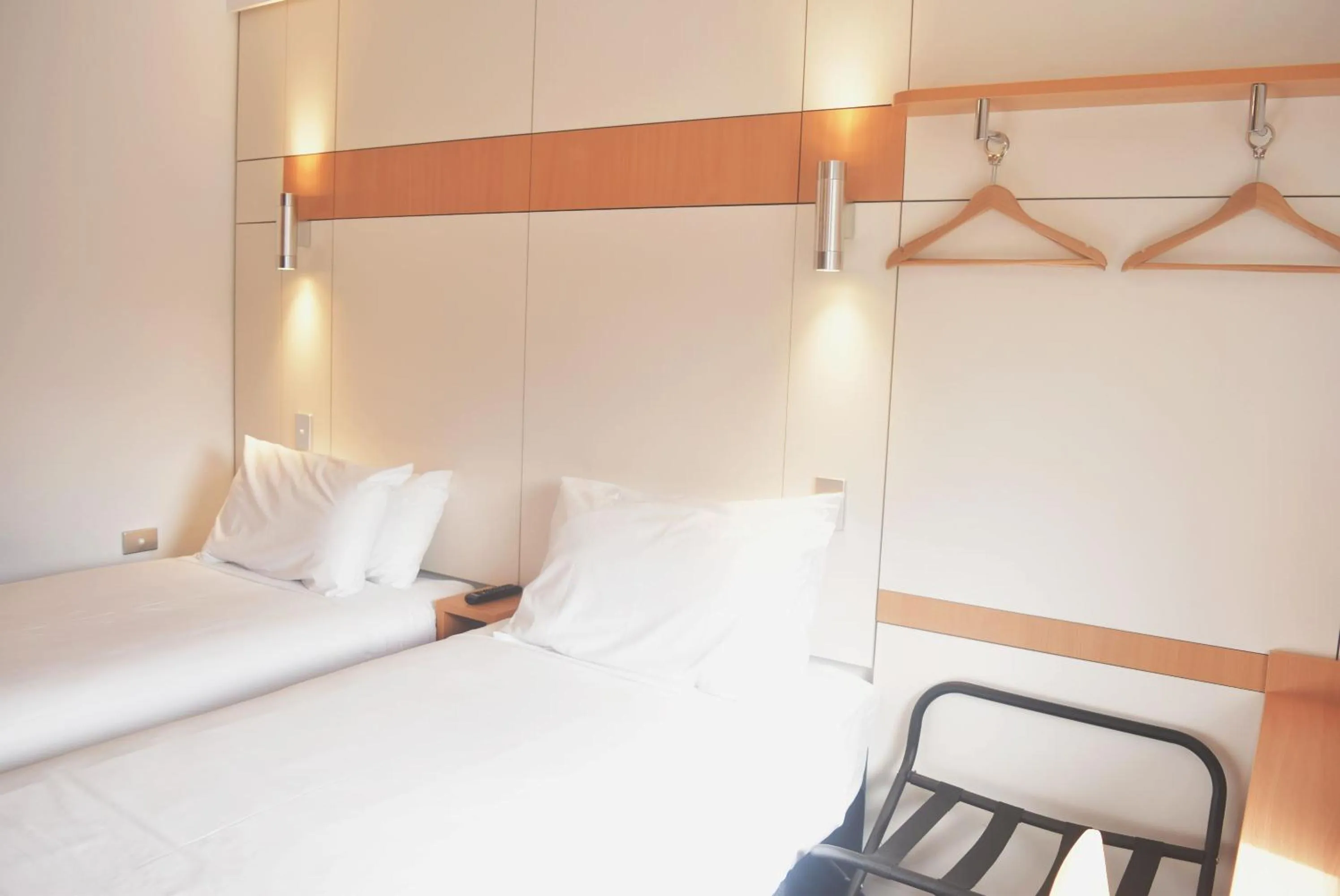 Photo of the whole room, Bed in ibis Budget - Gosford